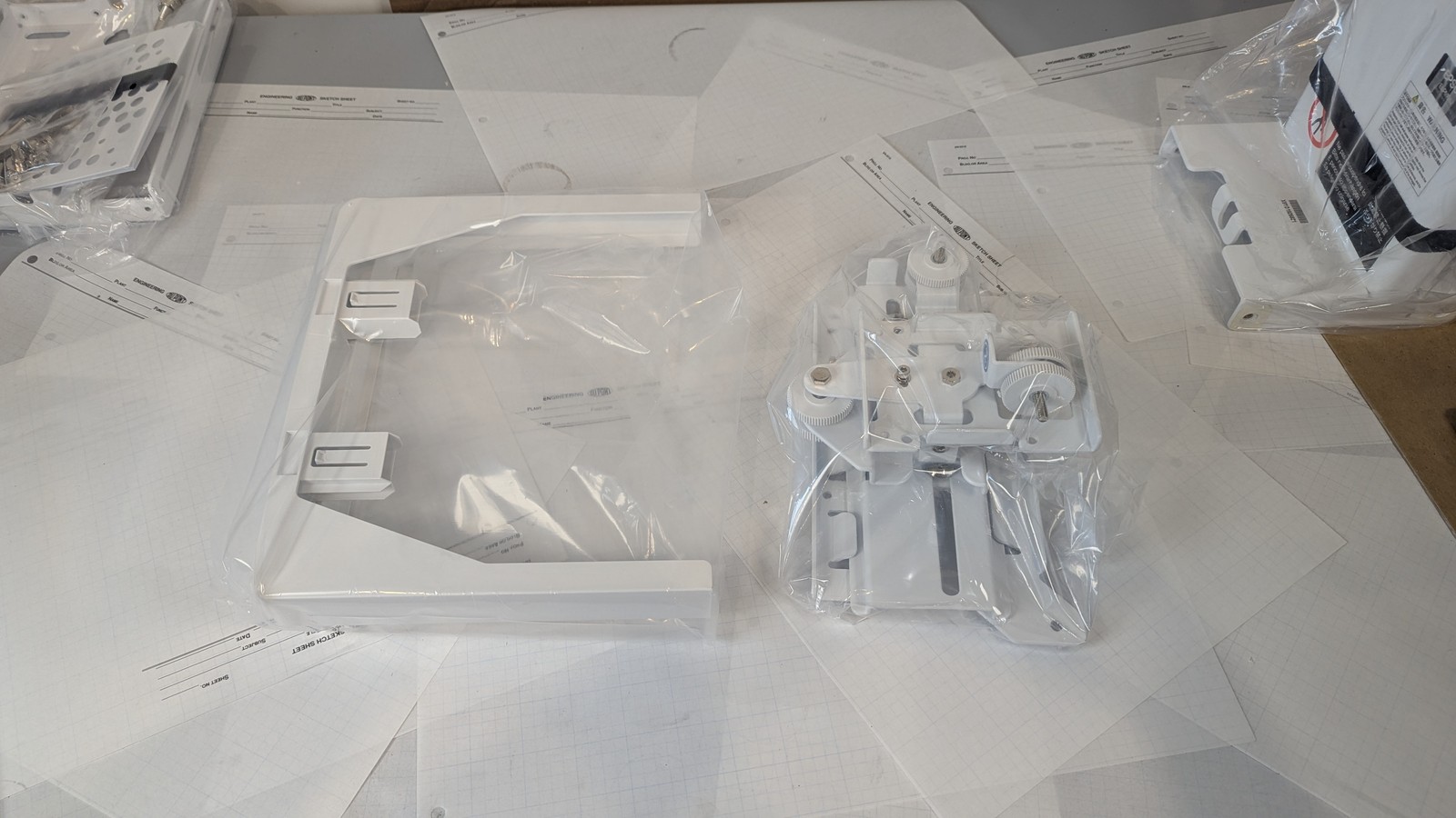 Epson ELPMB62 Ultra Short Throw Projector Wall Mount Kit V12HA06A05 - Open Box