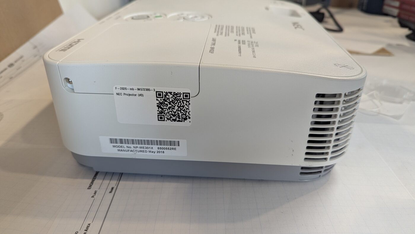 NEC NP-ME301X 3LCD Projector 3000 Lumens XGA HDMI - 1480 Lamp Hours