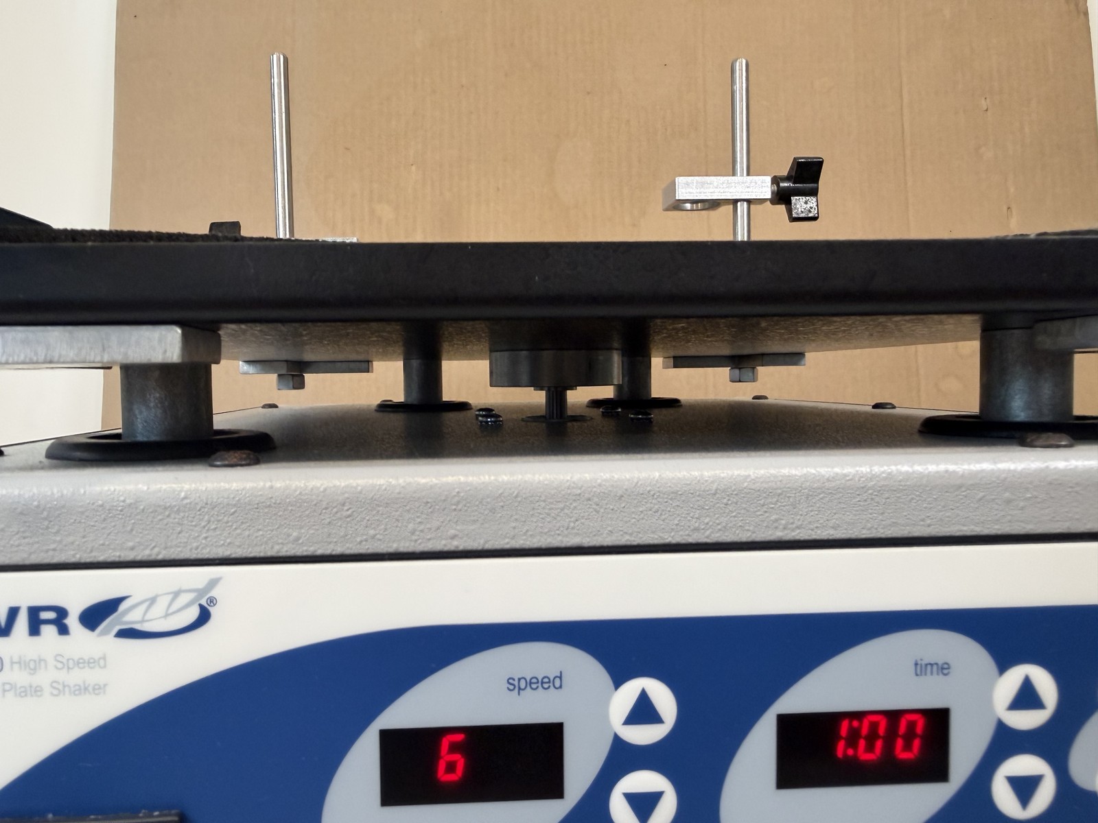 VWR DMS-2500 High Speed Microplate Shaker 600-2500 RPM 13500-890 - Tested