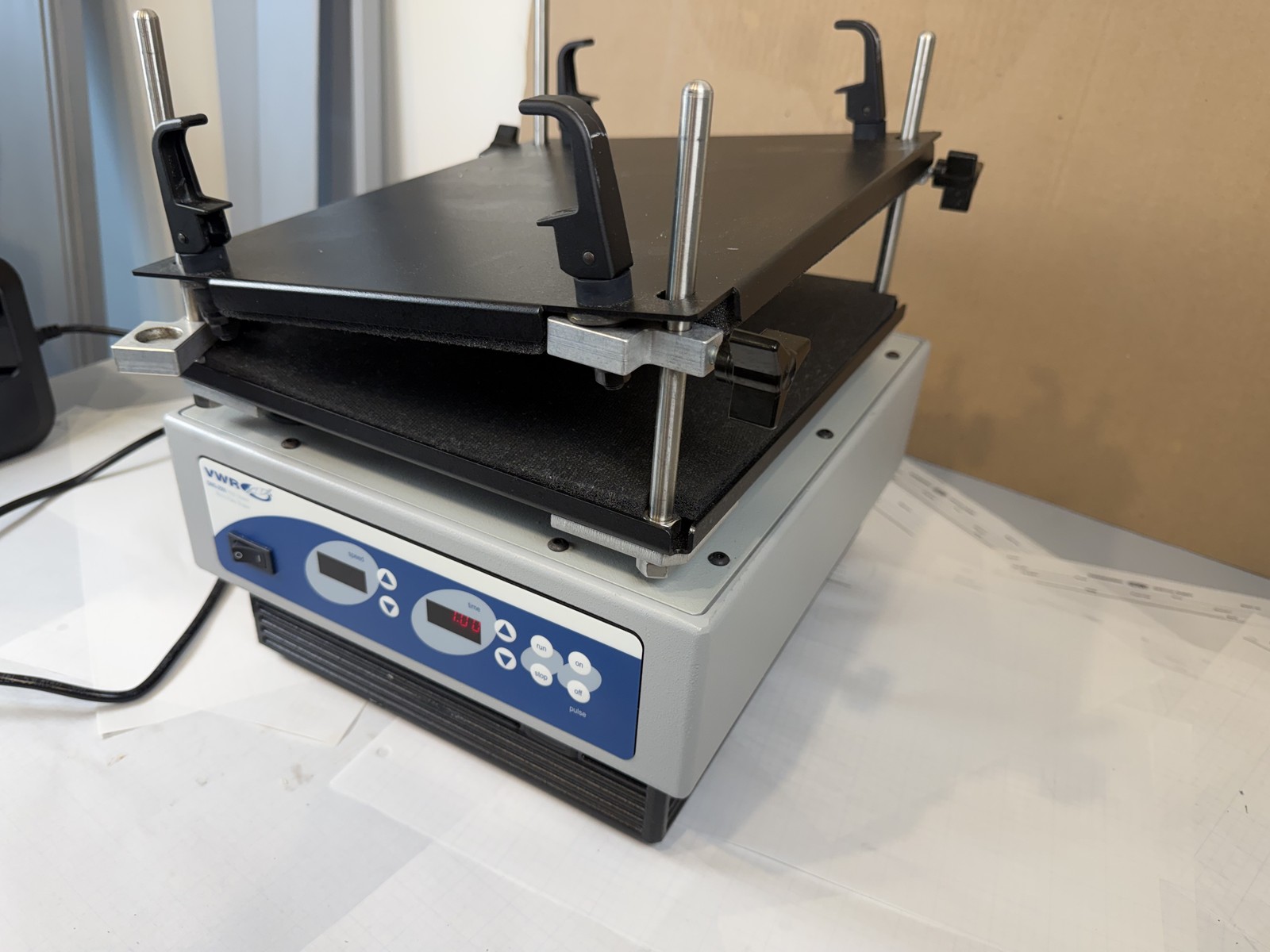 VWR DMS-2500 High Speed Microplate Shaker 600-2500 RPM 13500-890 - Tested