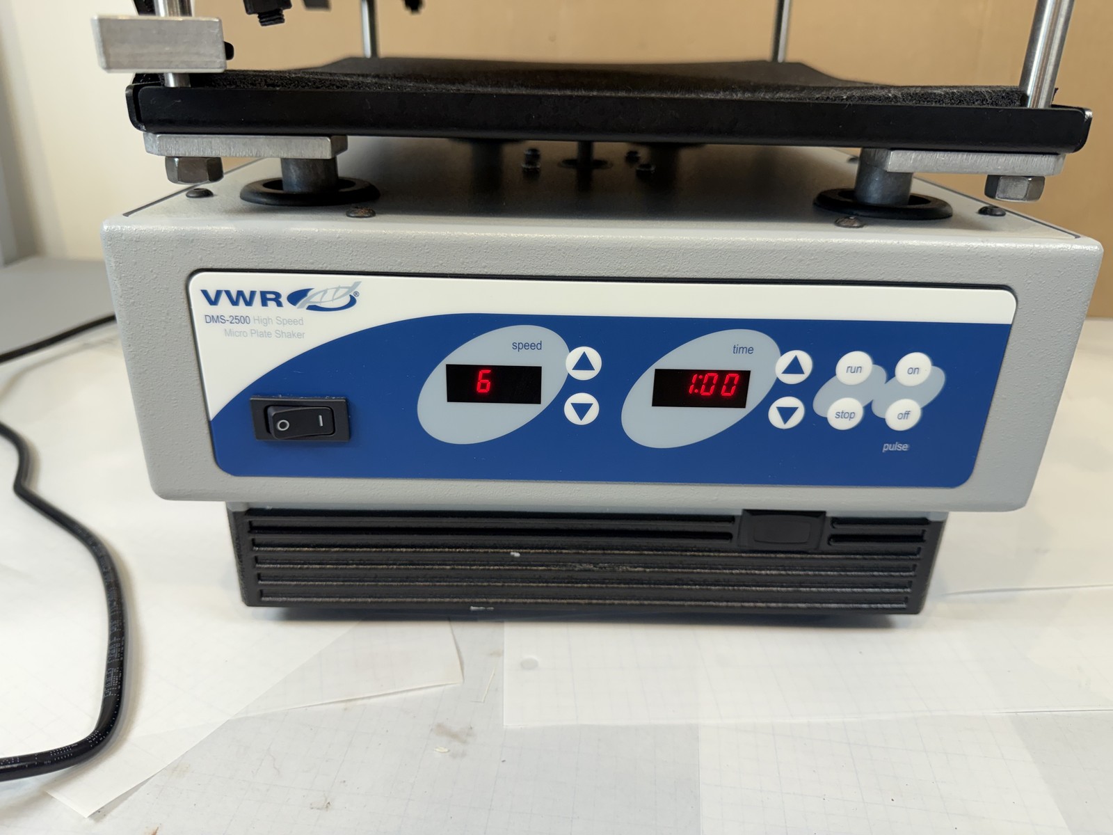 VWR DMS-2500 High Speed Microplate Shaker 600-2500 RPM 13500-890 - Tested