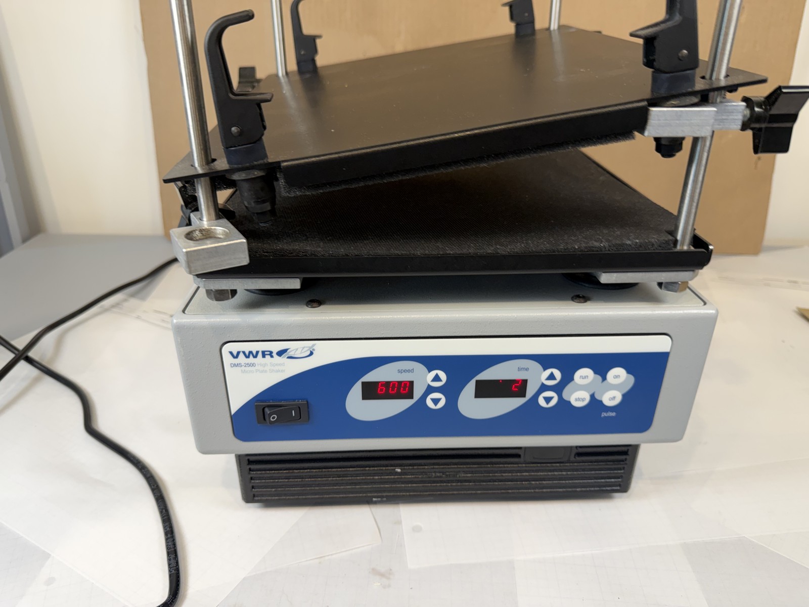 VWR DMS-2500 High Speed Microplate Shaker 600-2500 RPM 13500-890 - Tested