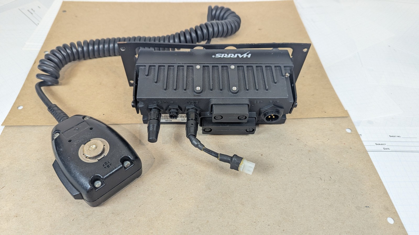 Harris M7300 M5300 MAMW-SDMXX 800MHz Mobile Radio + Control Head Mic Speaker