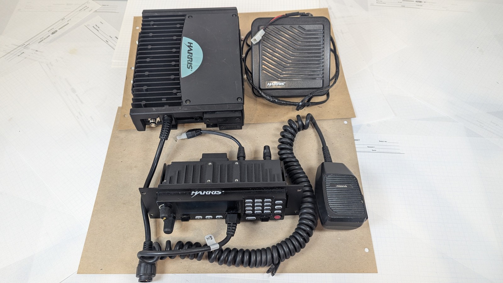 Harris XG-75M M7300 800MHz Mobile Radio Deck Control Head Hand Mic Speaker Set