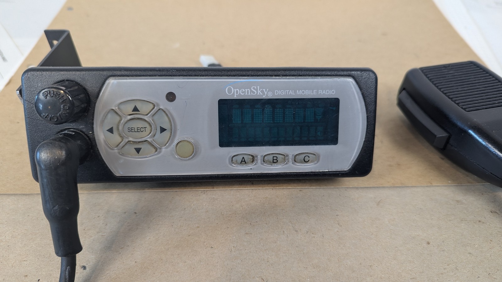 Tyco M/A-COM OpenSky M803 800MHz Vehicular Repeater Base RF Combiner CH-103 Head