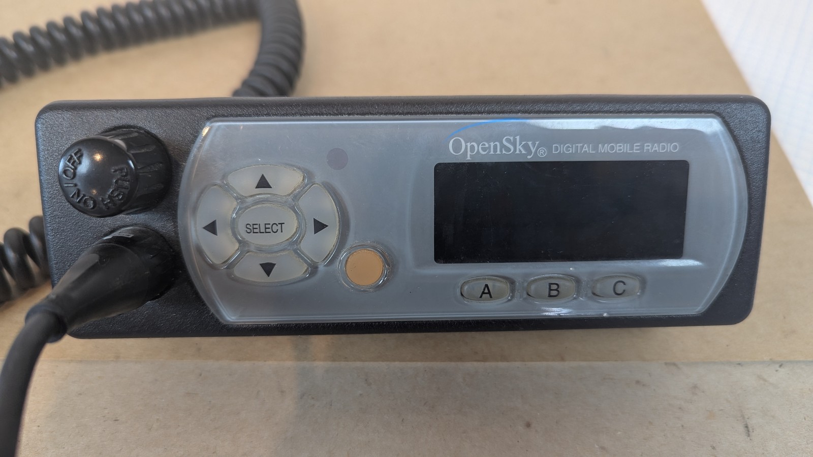 Tyco Harris Macom OpenSky CH-103 Control Head MACDOS0003 + Speaker Mic Powers On