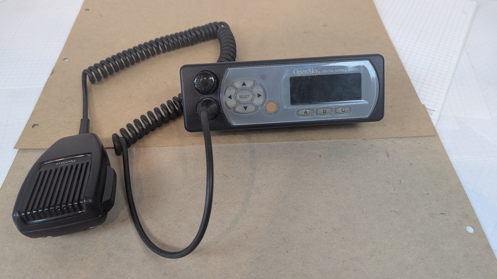 Tyco Harris Macom OpenSky CH-103 Control Head MACDOS0003 + Speaker Mic Powers On