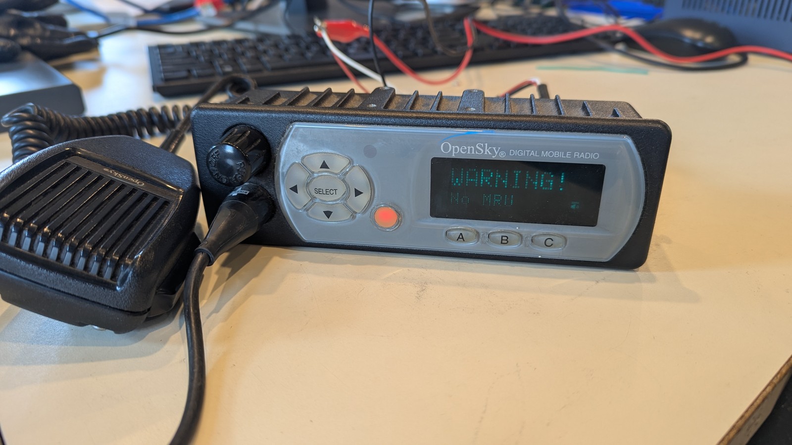 Tyco Harris Macom OpenSky CH-103 Control Head MACDOS0003 + Speaker Mic Powers On