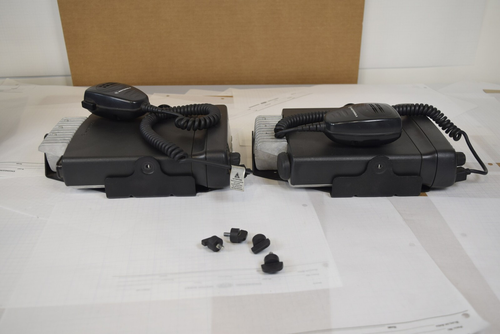 Motorola CDM1250 Low Band 36-42 MHz 60W Mobile Radio AAM25CKD9AA2AN + Mic RX OK