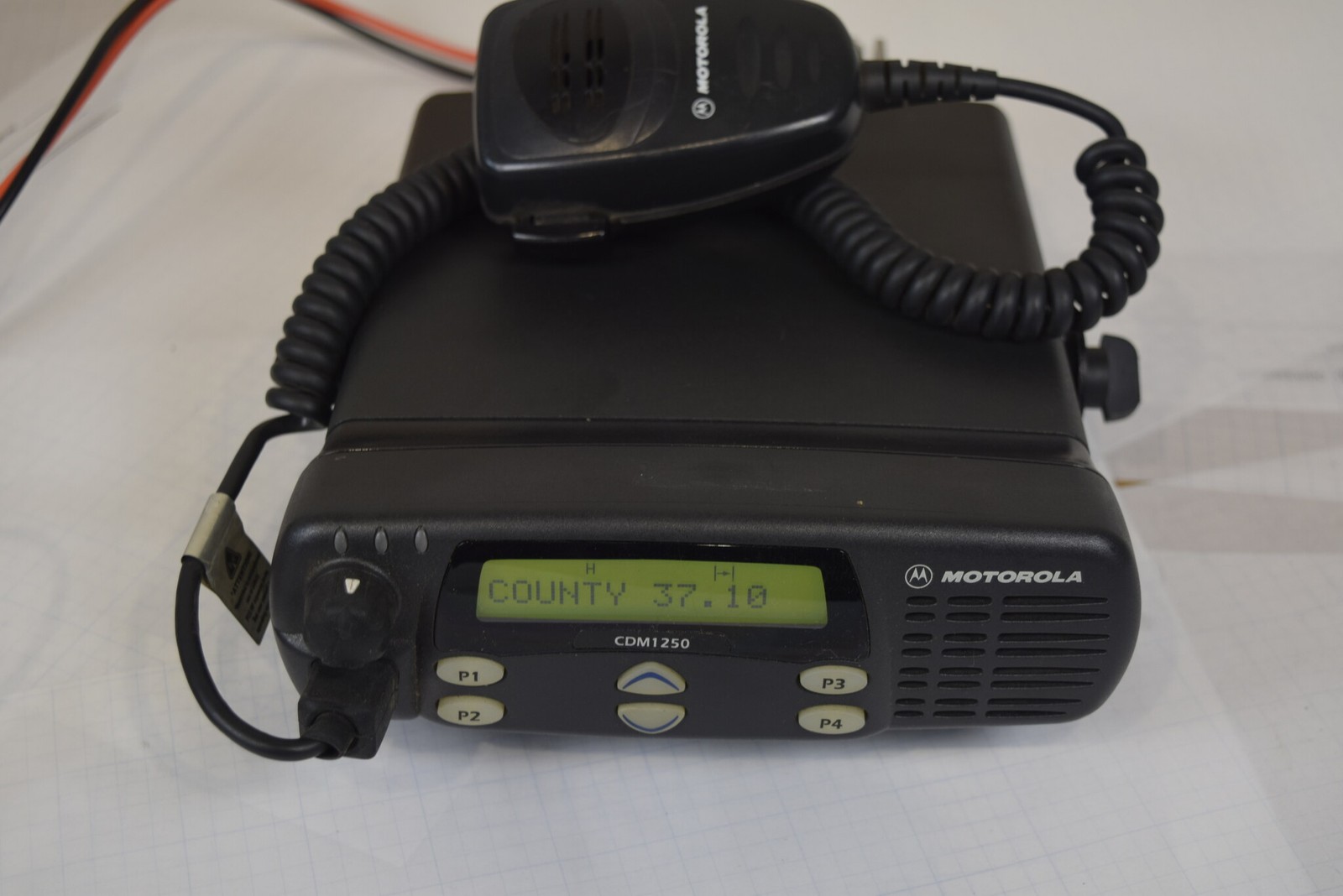 Motorola CDM1250 Low Band 36-42 MHz 60W Mobile Radio AAM25CKD9AA2AN + Mic RX OK