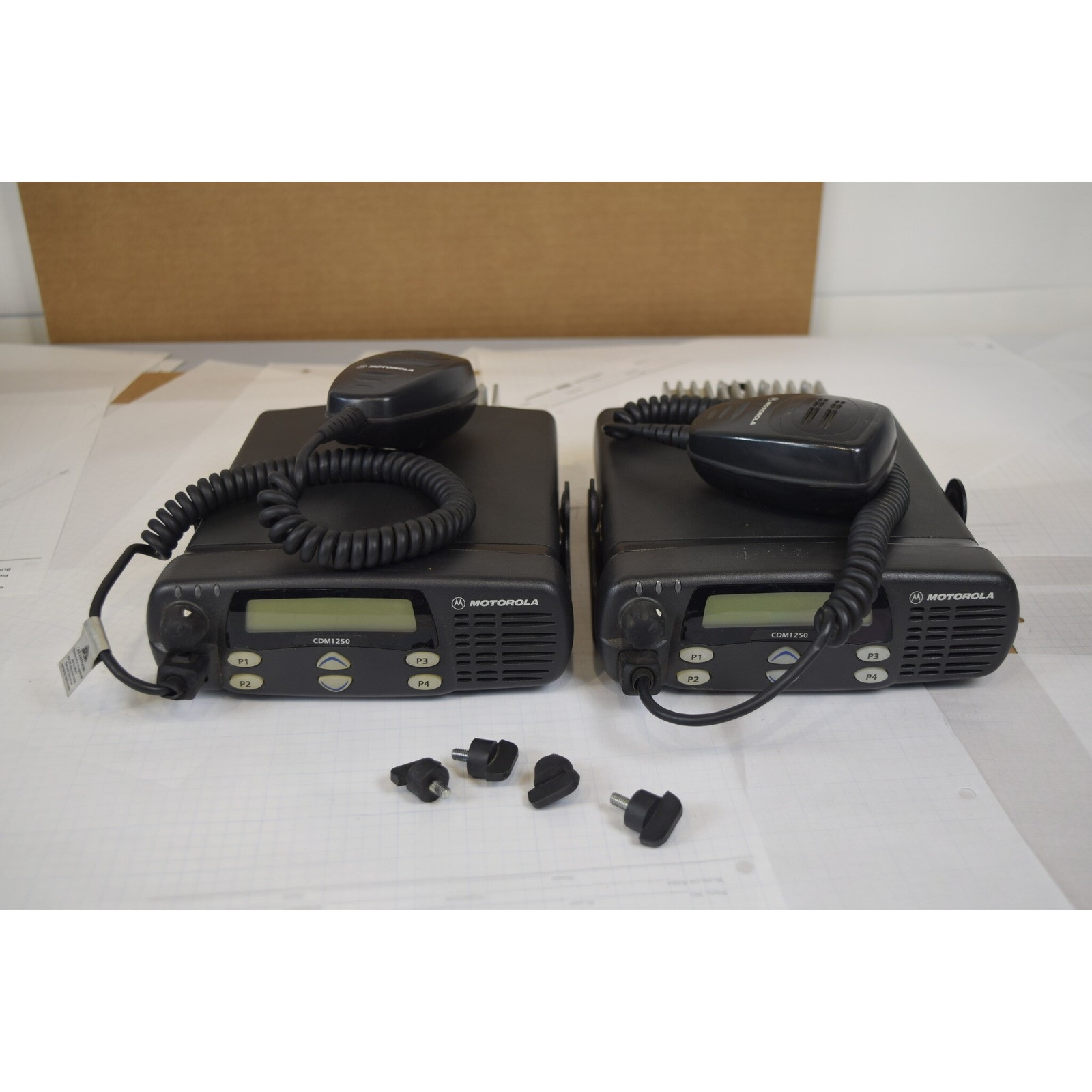 Motorola CDM1250 Low Band 36-42 MHz 60W Mobile Radio AAM25CKD9AA2AN + Mic RX OK