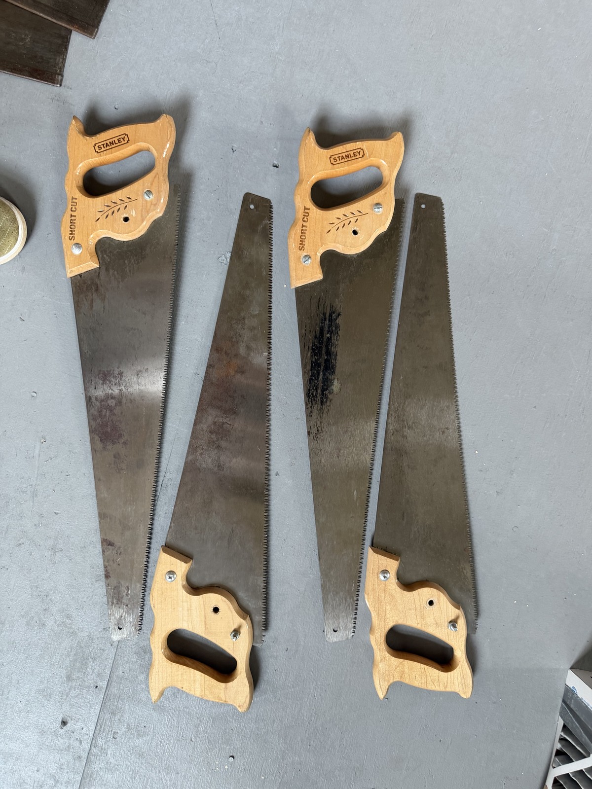 Lot of 4 Stanley SHORT CUT Hand Saws Matching Set Wood Handle Woodworking