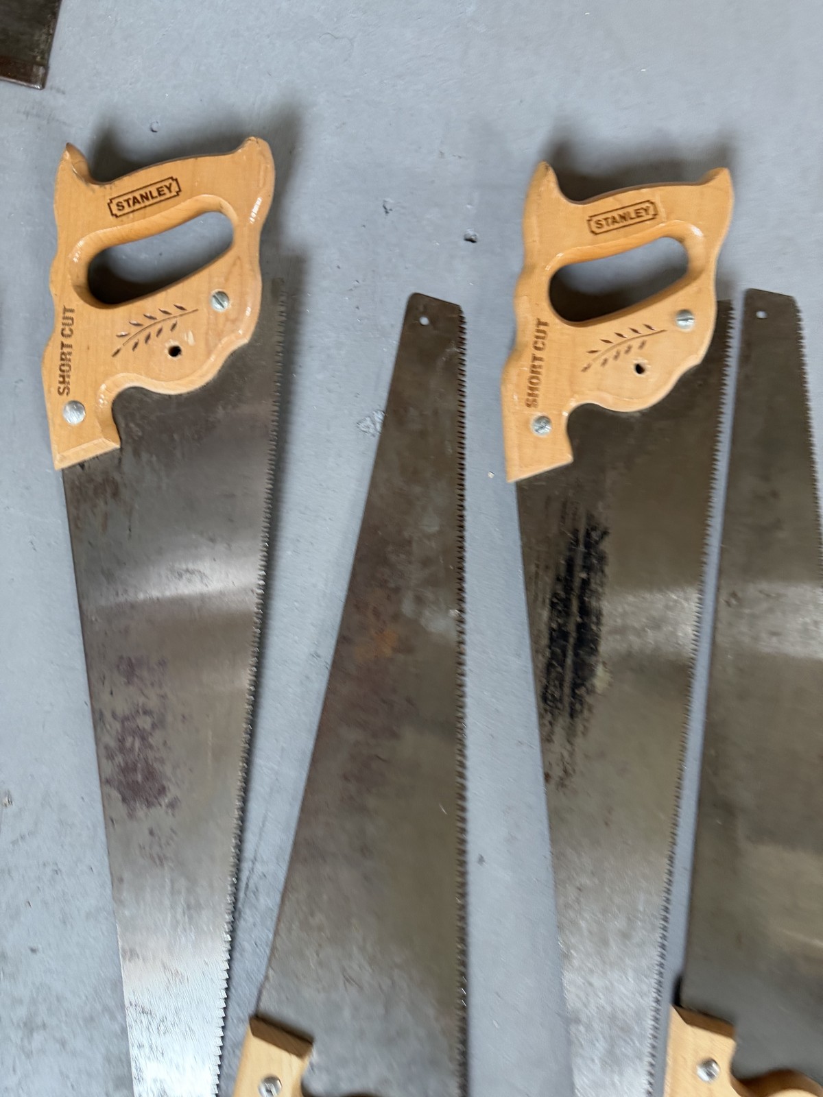 Lot of 4 Stanley SHORT CUT Hand Saws Matching Set Wood Handle Woodworking