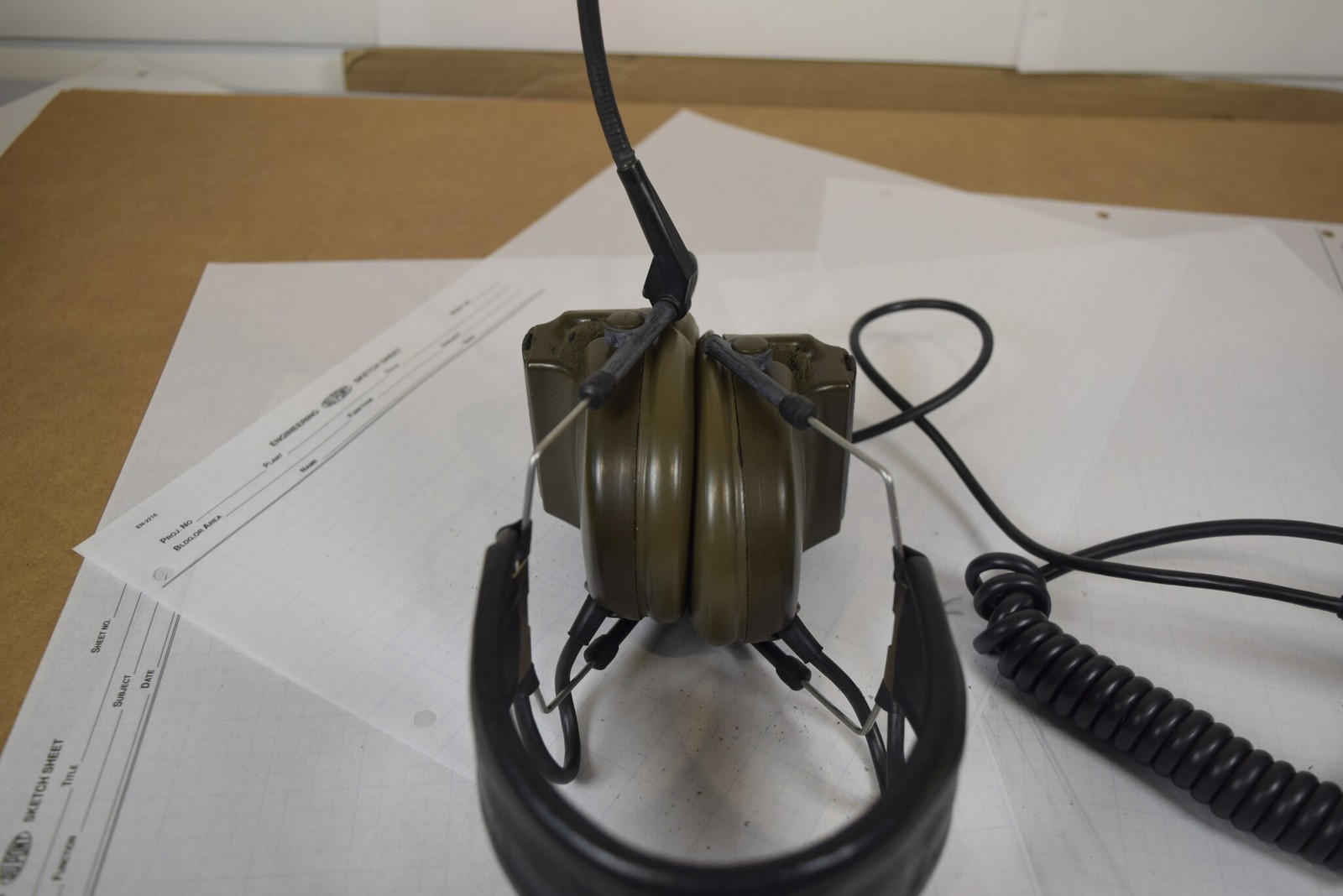 3M Peltor ComTac II MT15H69FB-19 Headset + FL5063-34 Motorola PTT OD Green AS-IS
