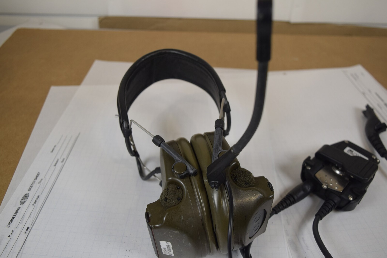 3M Peltor ComTac II MT15H69FB-19 Headset + FL5063-34 Motorola PTT OD Green AS-IS
