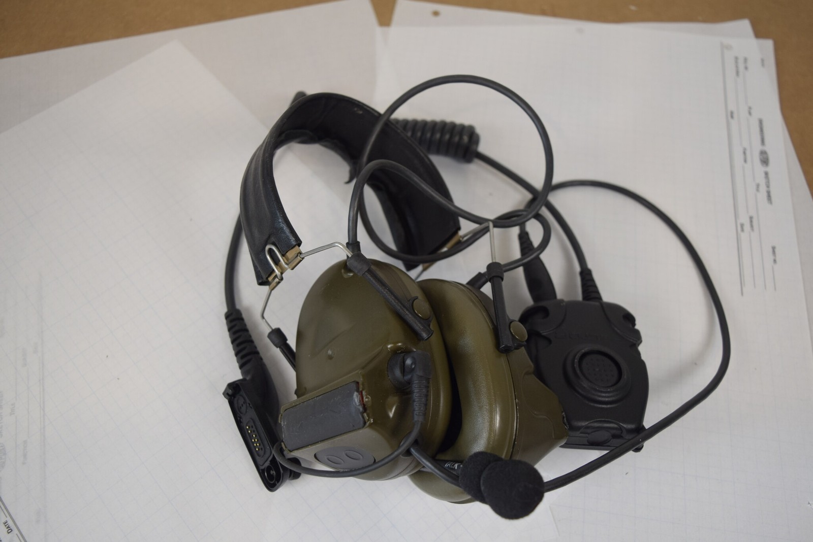 3M Peltor ComTac II MT15H69FB Headset + FL5063-34 Motorola PTT OD Green UNTESTED