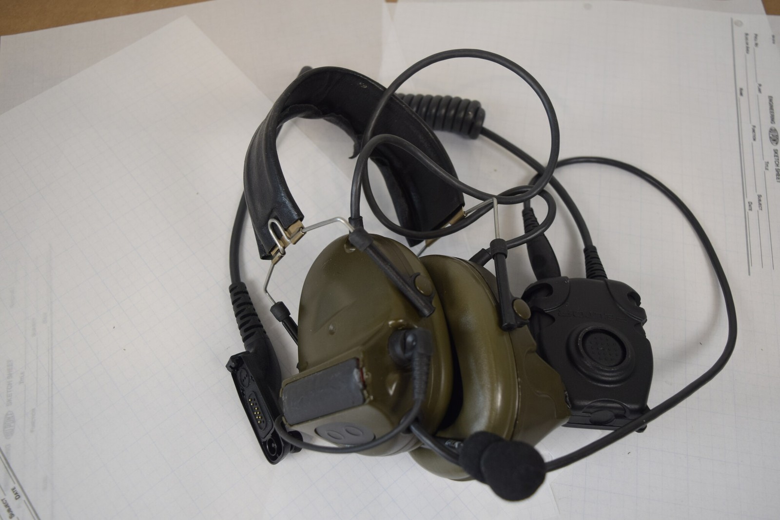 3M Peltor ComTac II MT15H69FB Headset + FL5063-34 Motorola PTT OD Green UNTESTED