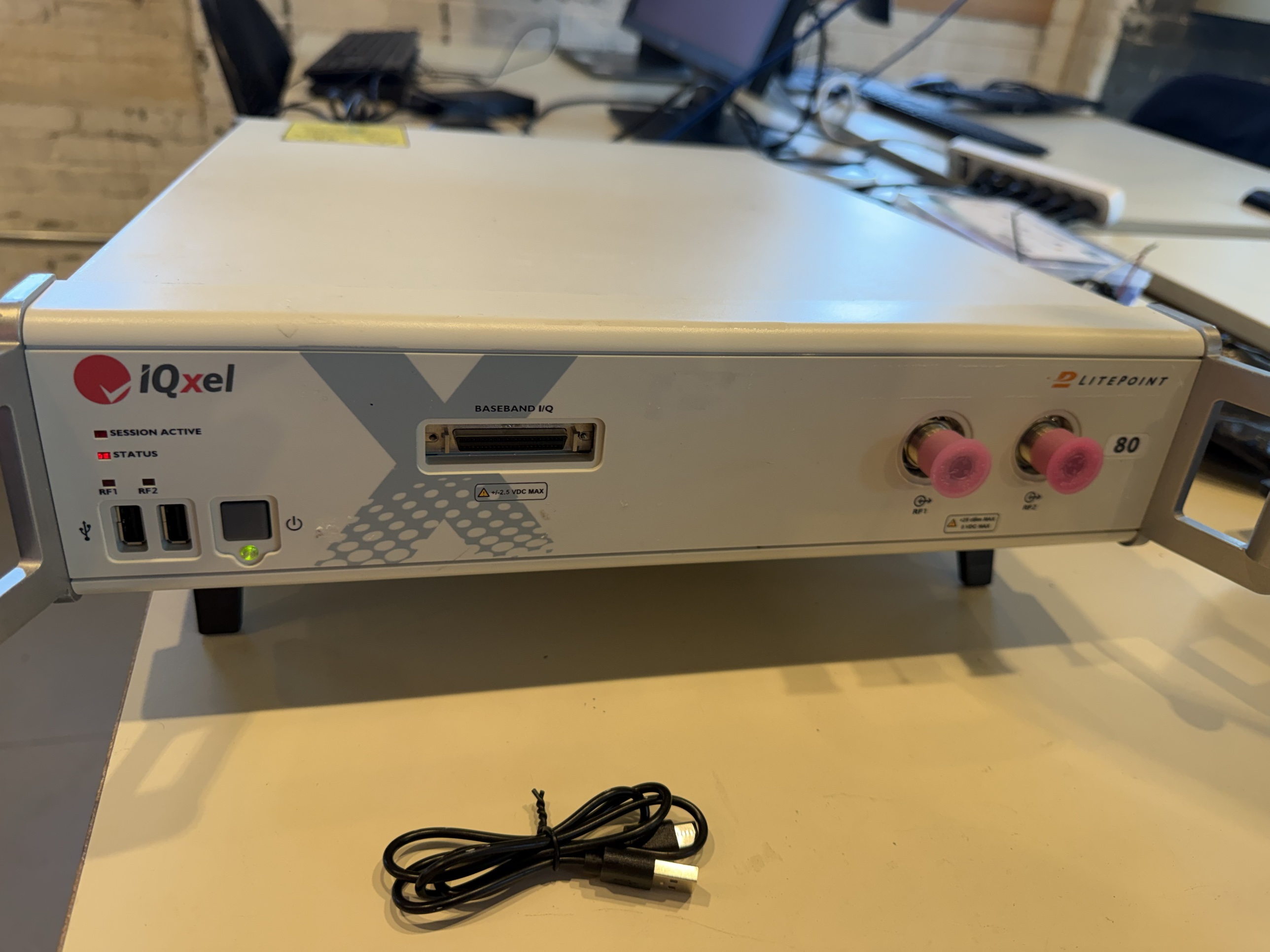 LitePoint IQxel-80 802.11ac WLAN Bluetooth RF Tester, Dual VSA/VSG, Self-Test OK
