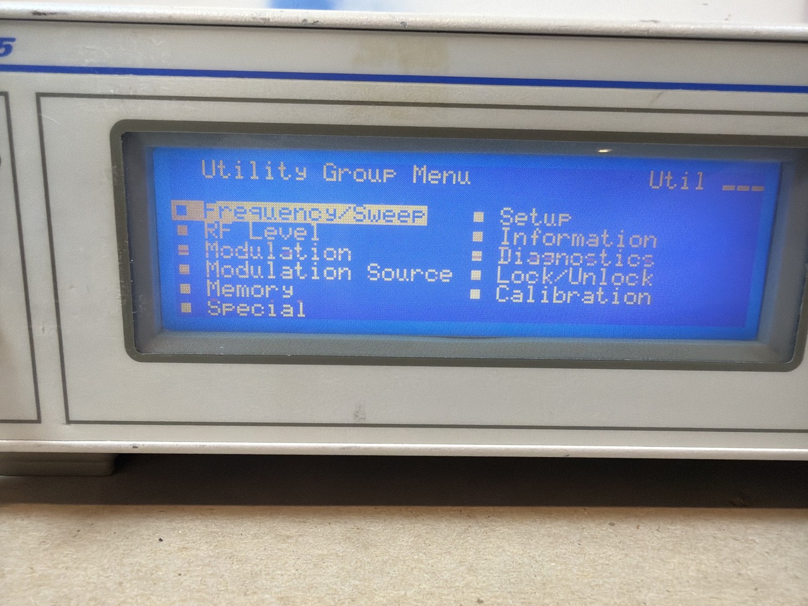 IFR Marconi 2025 RF Signal Generator 9kHz-2.51GHz Opt 12 SINAD GPIB RS232