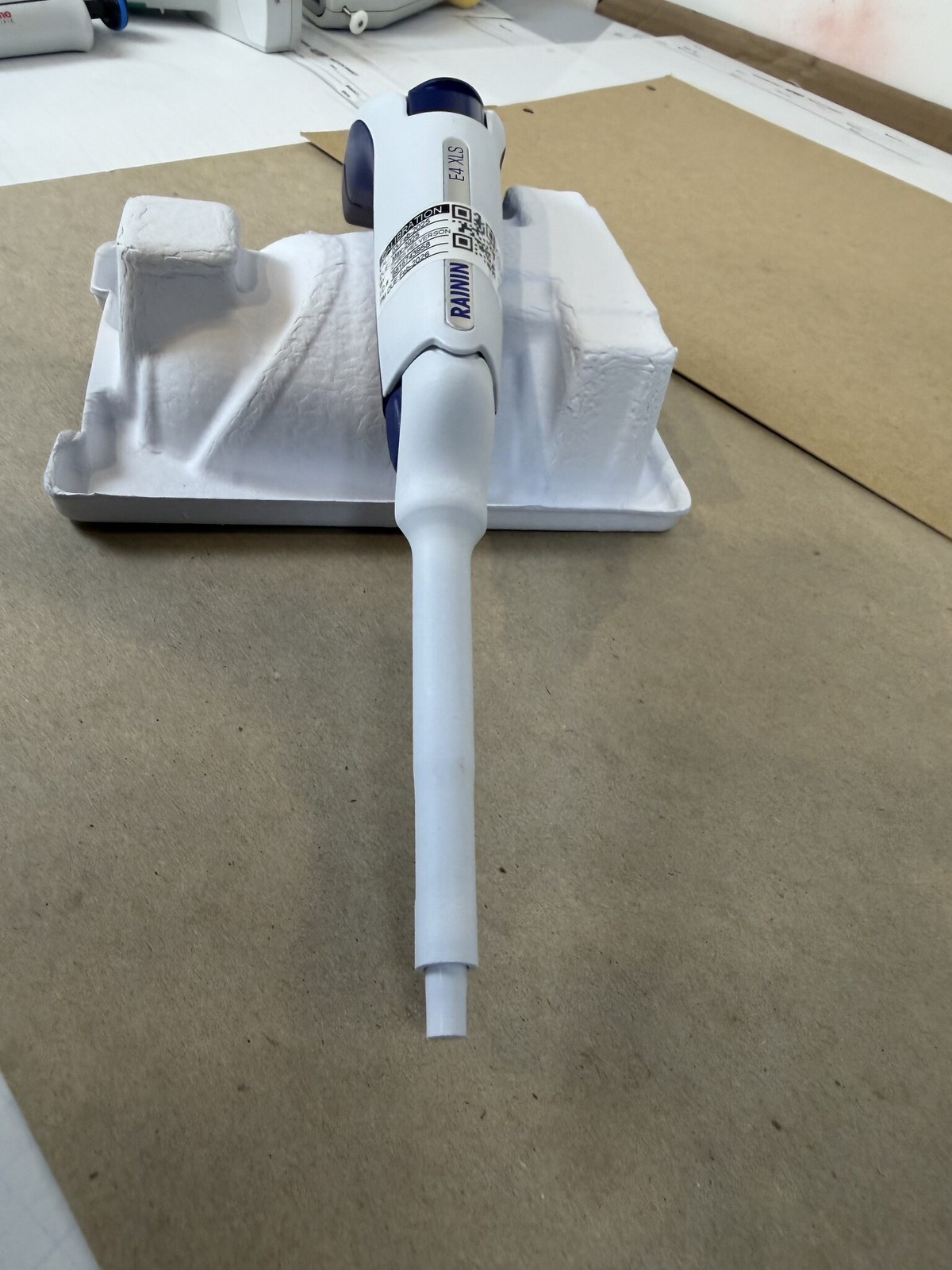 Rainin E4 XLS+ 20-200uL LTS Single Channel Electronic Pipette Runs on Battery