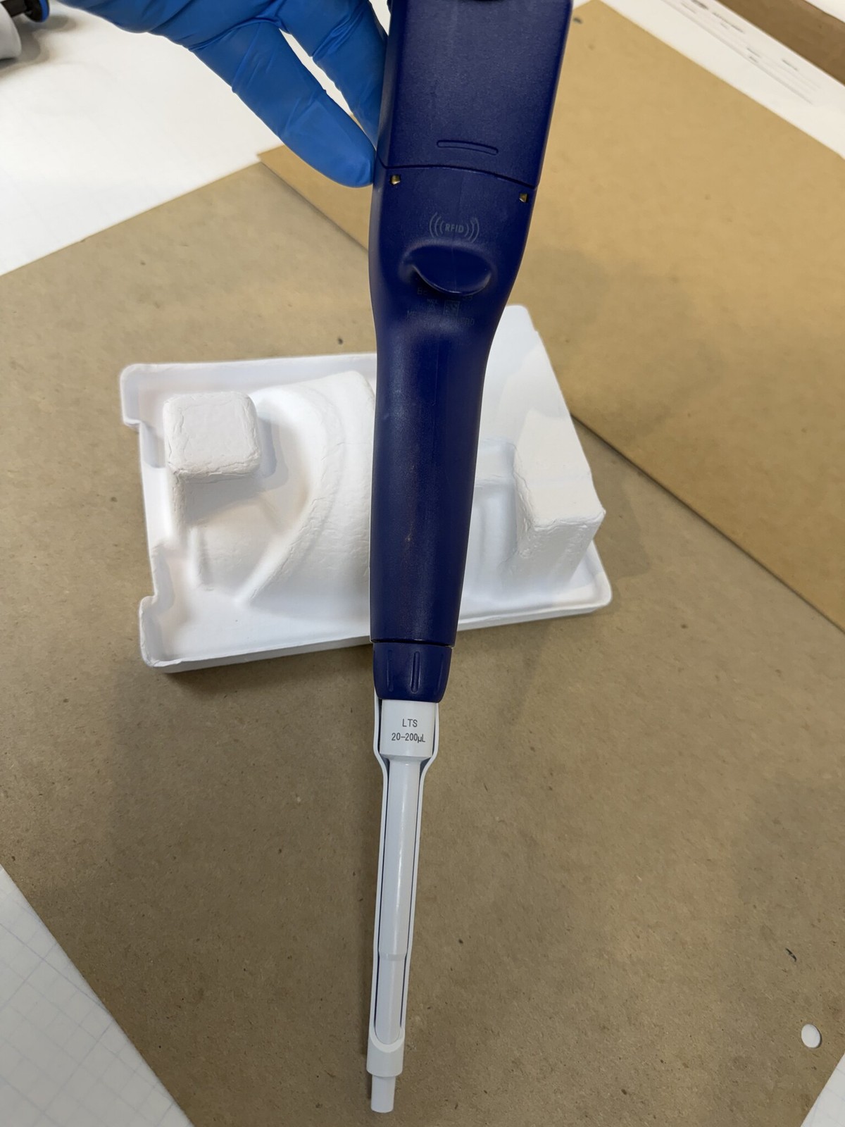 Rainin E4 XLS+ 20-200uL LTS Single Channel Electronic Pipette Runs on Battery
