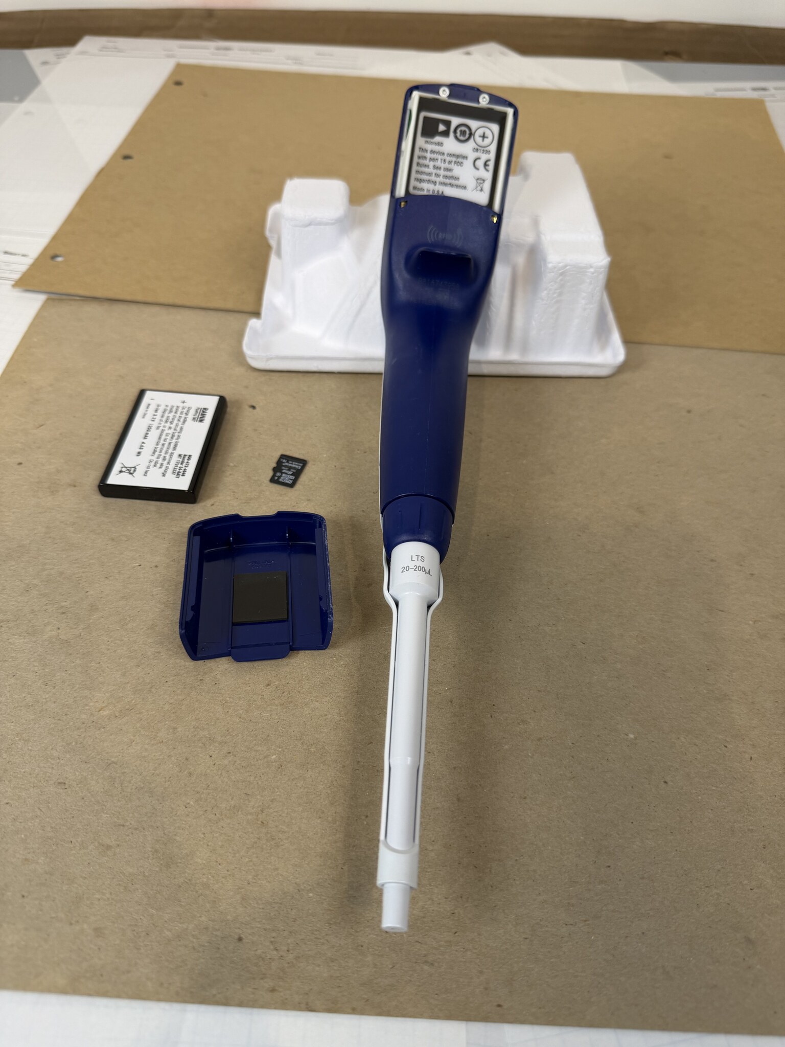 Rainin E4 XLS+ 20-200uL LTS Single Channel Electronic Pipette Runs on Battery