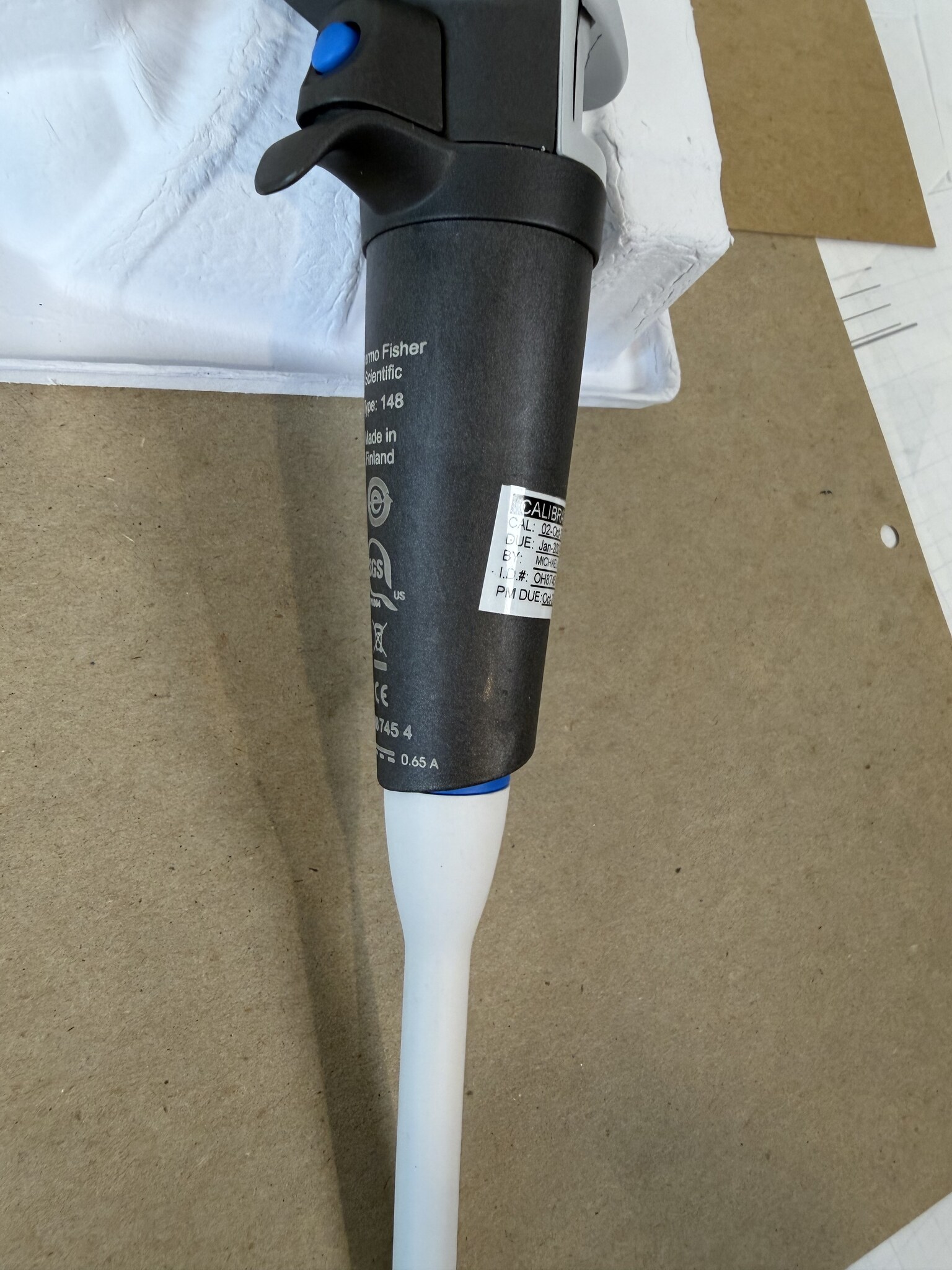 Thermo Finnpipette Novus 100-1000uL Single Channel Electronic Pipette Powers On