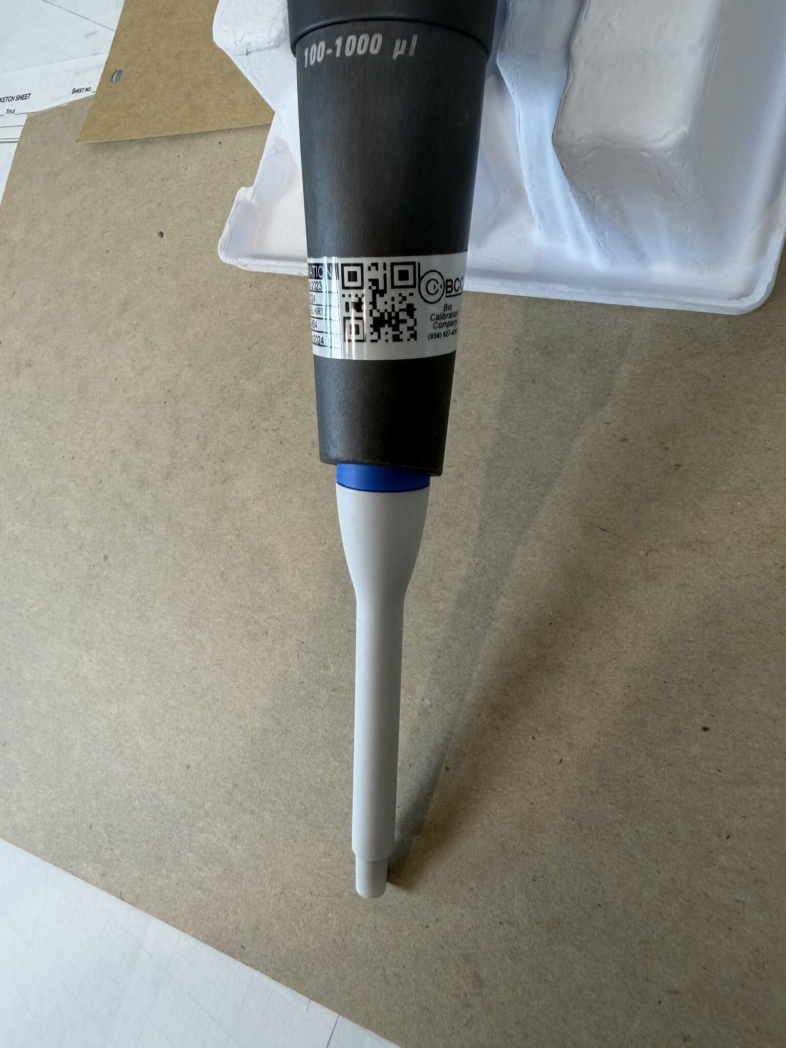 Thermo Finnpipette Novus 100-1000uL Single Channel Electronic Pipette Powers On