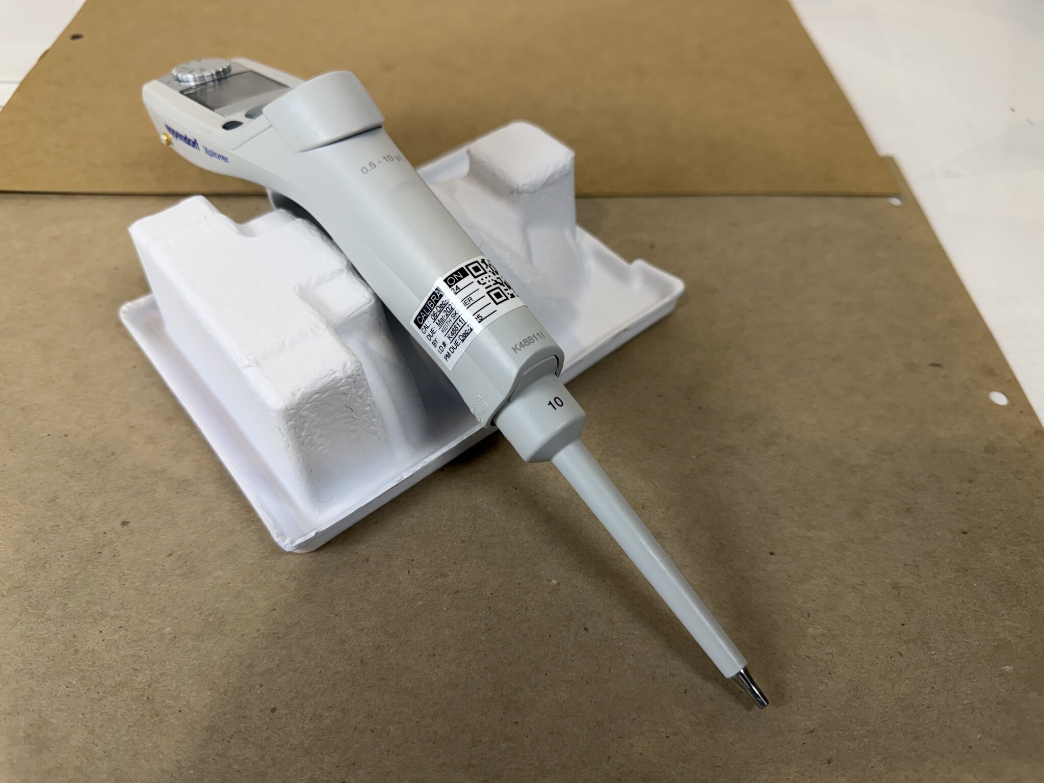 Eppendorf Xplorer 0.5-10uL Electronic Pipette - AS-IS Parts/Repair, Service Mode