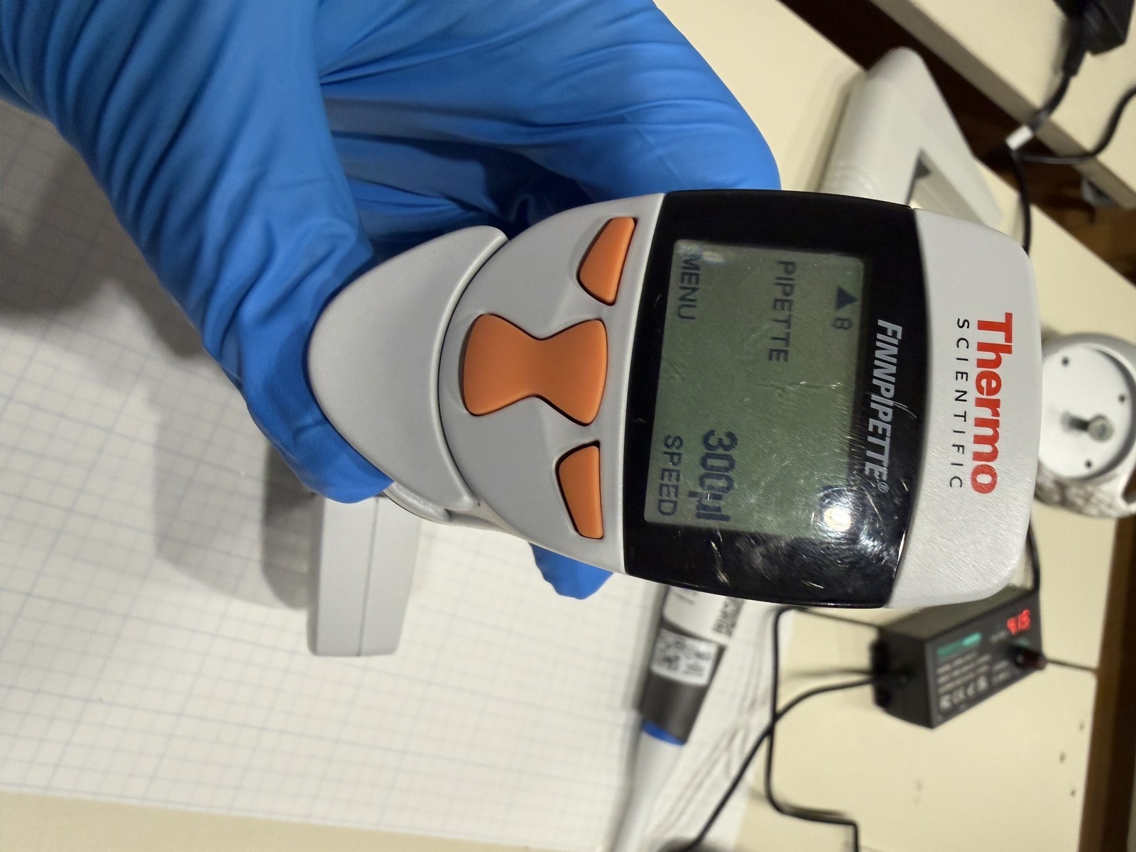 Thermo Finnpipette Novus 12-Channel 30-300uL Electronic Pipette Powers On