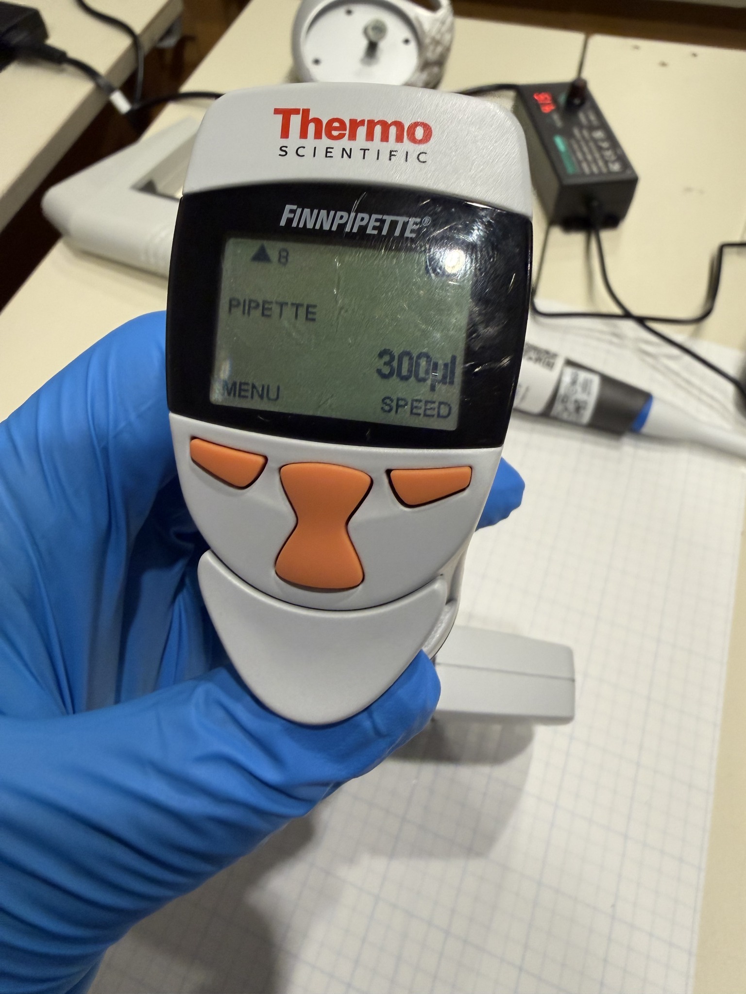 Thermo Finnpipette Novus 12-Channel 30-300uL Electronic Pipette Powers On