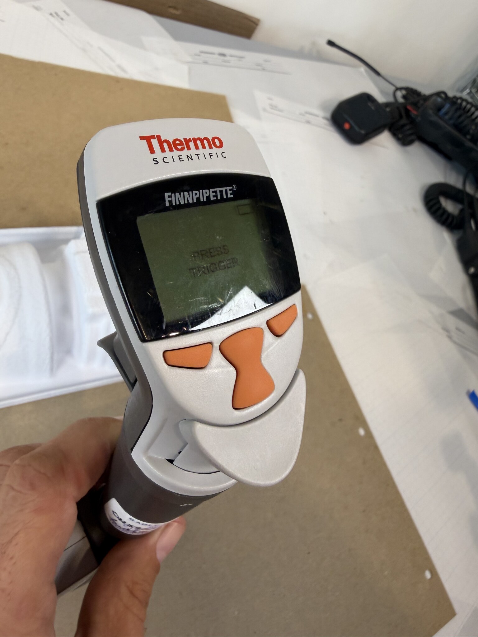 Thermo Finnpipette Novus 12-Channel 30-300uL Electronic Pipette Powers On
