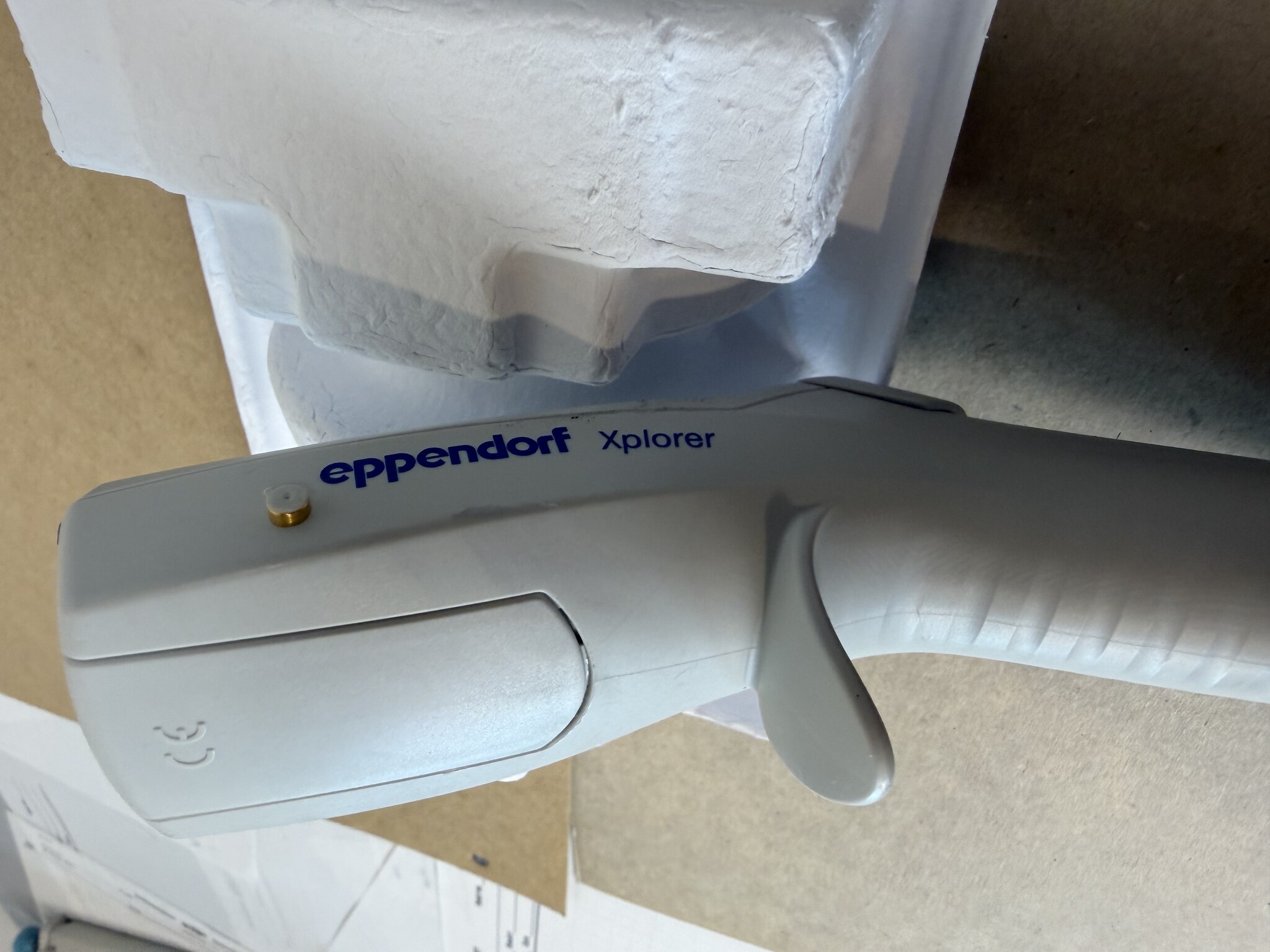Eppendorf Xplorer 8-Channel 0.5-10uL Electronic Pipette - AS-IS Parts/Repair
