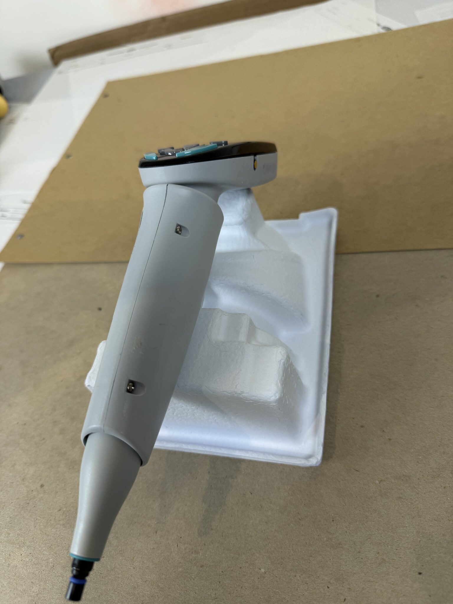 Thermo E1-ClipTip 15-1250uL Single Channel Electronic Pipette 4670040 Tested