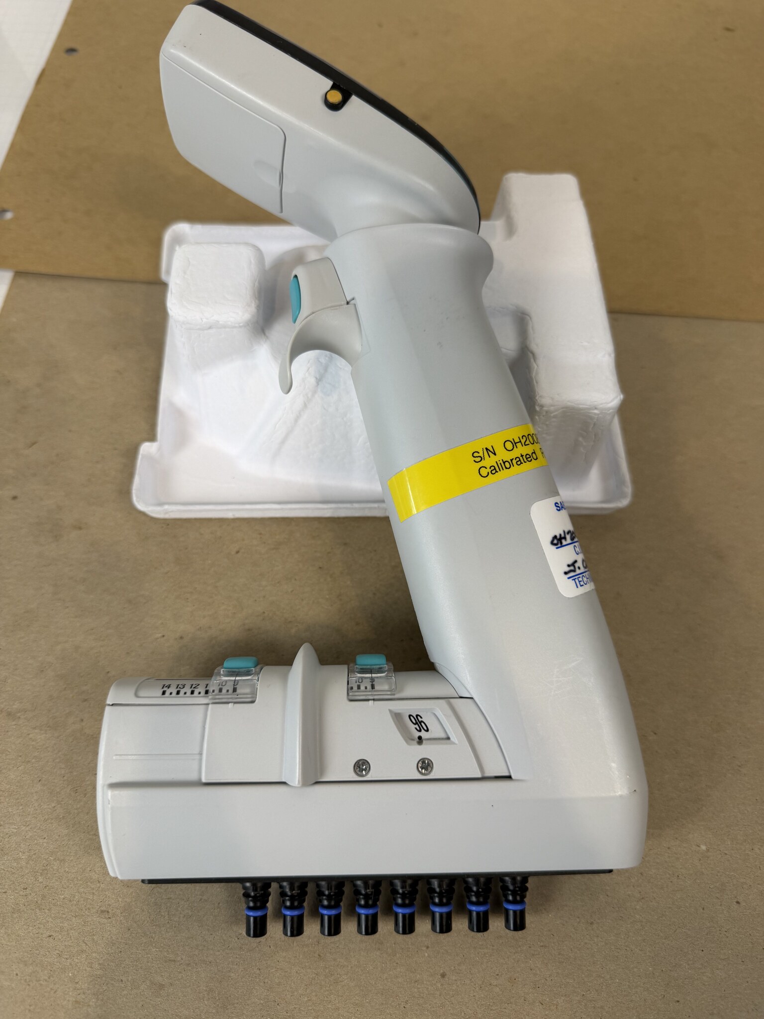 Thermo E1-ClipTip Equalizer 8-Channel 15-1250uL Electronic Pipette 4672100BT