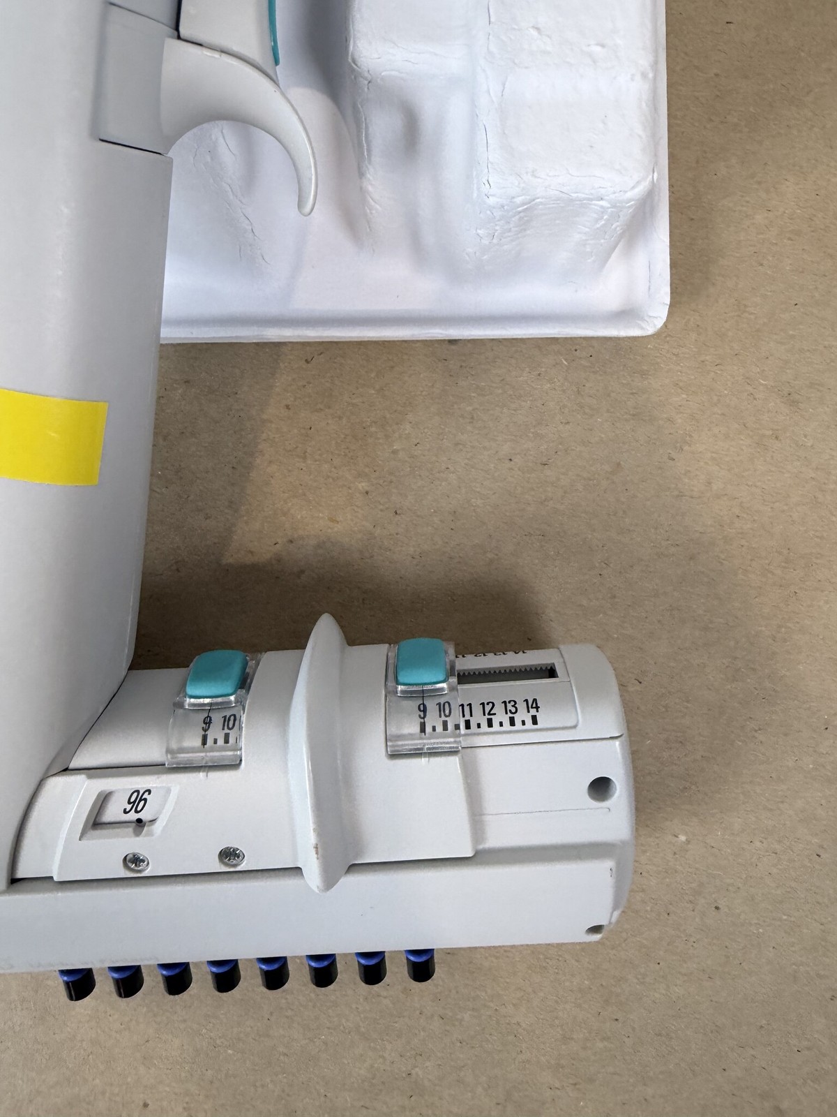 Thermo E1-ClipTip Equalizer 8-Channel 15-1250uL Electronic Pipette 4672100BT