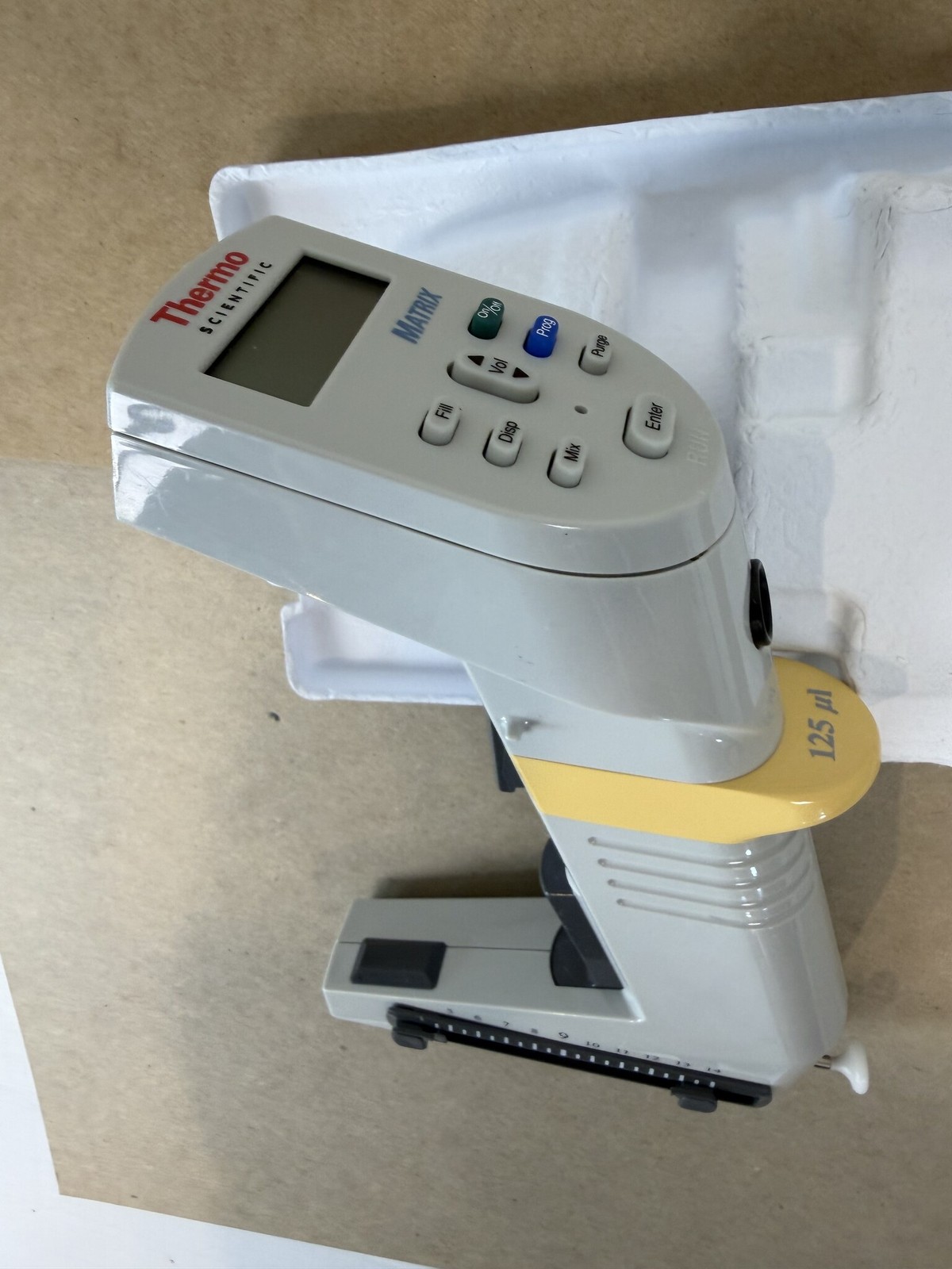 Thermo Matrix eQualizer 125uL 8-Channel Adjustable Spacing Pipette Powers On