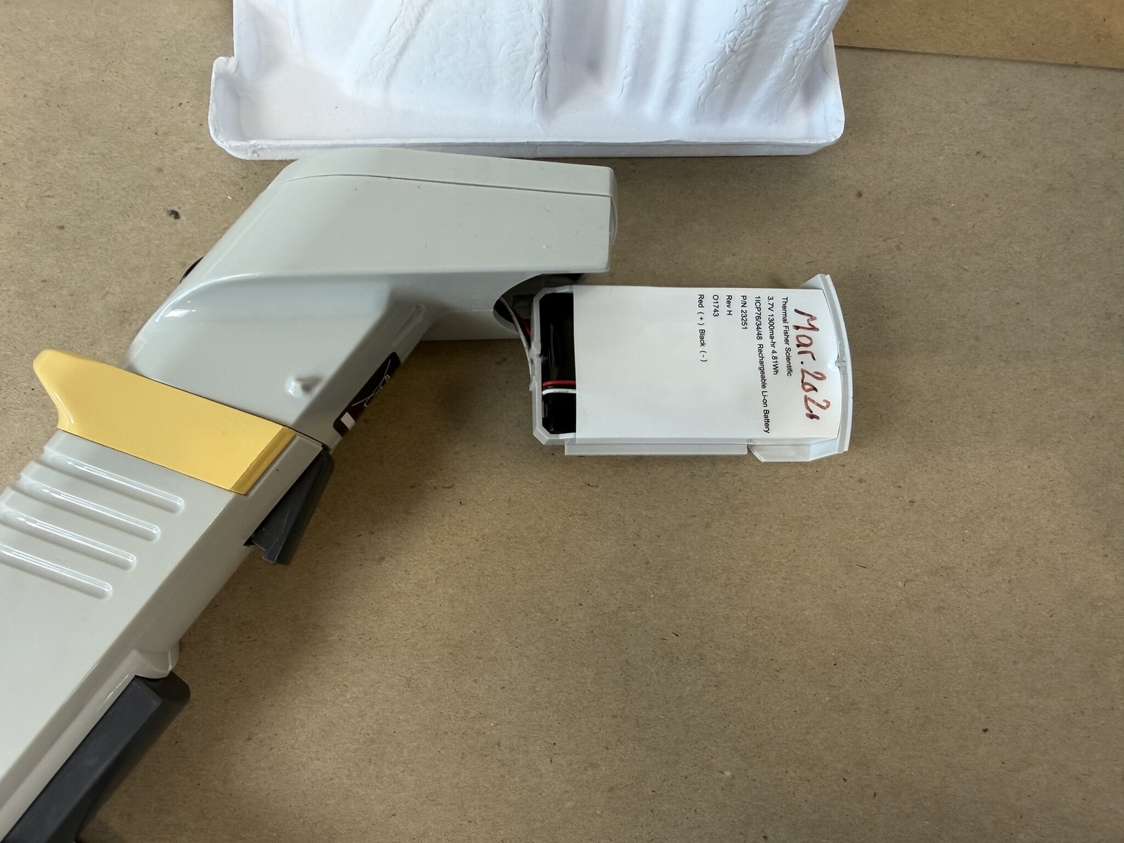 Thermo Matrix eQualizer 125uL 8-Channel Adjustable Spacing Pipette Powers On