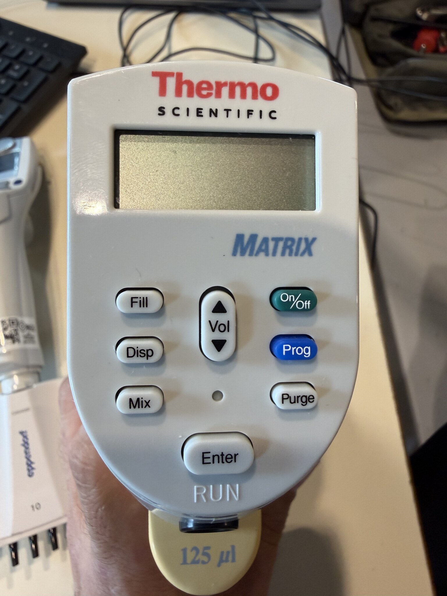Thermo Matrix eQualizer 125uL 8-Channel Adjustable Spacing Pipette Powers On