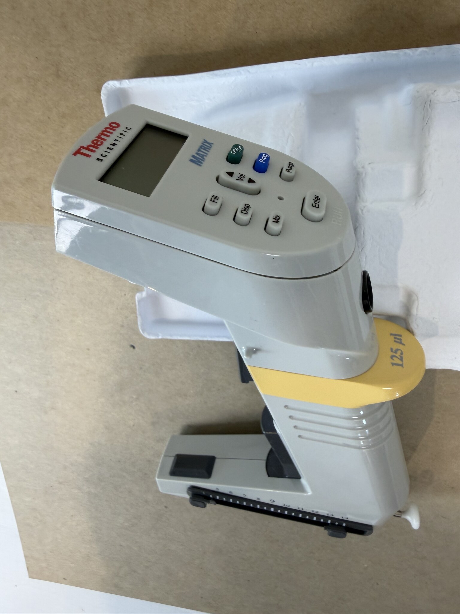 Thermo Matrix eQualizer 125uL 8-Channel Adjustable Spacing Pipette Powers On