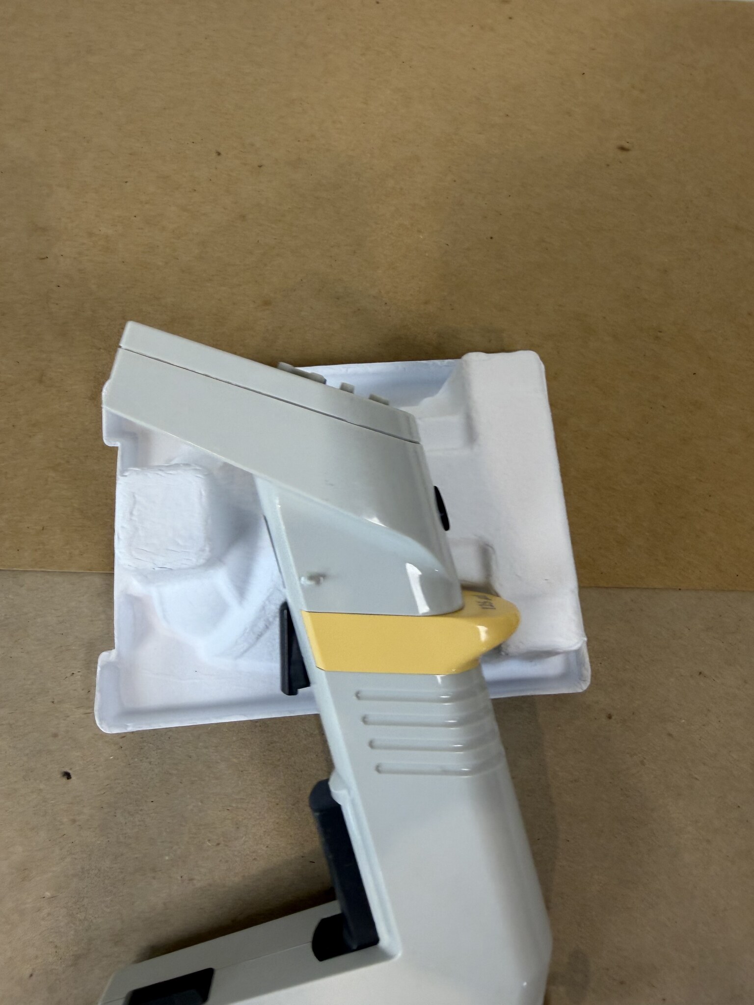 Thermo Matrix eQualizer 125uL 8-Channel Adjustable Spacing Pipette Powers On