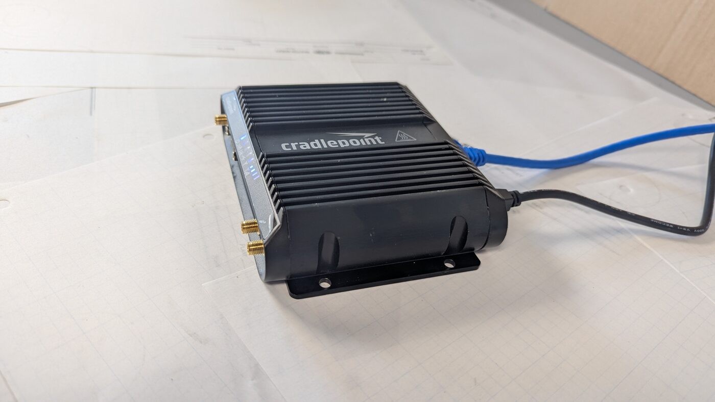 Cradlepoint COR IBR1100LPE Rugged LTE Cat6 Router Verizon GPS - Tested