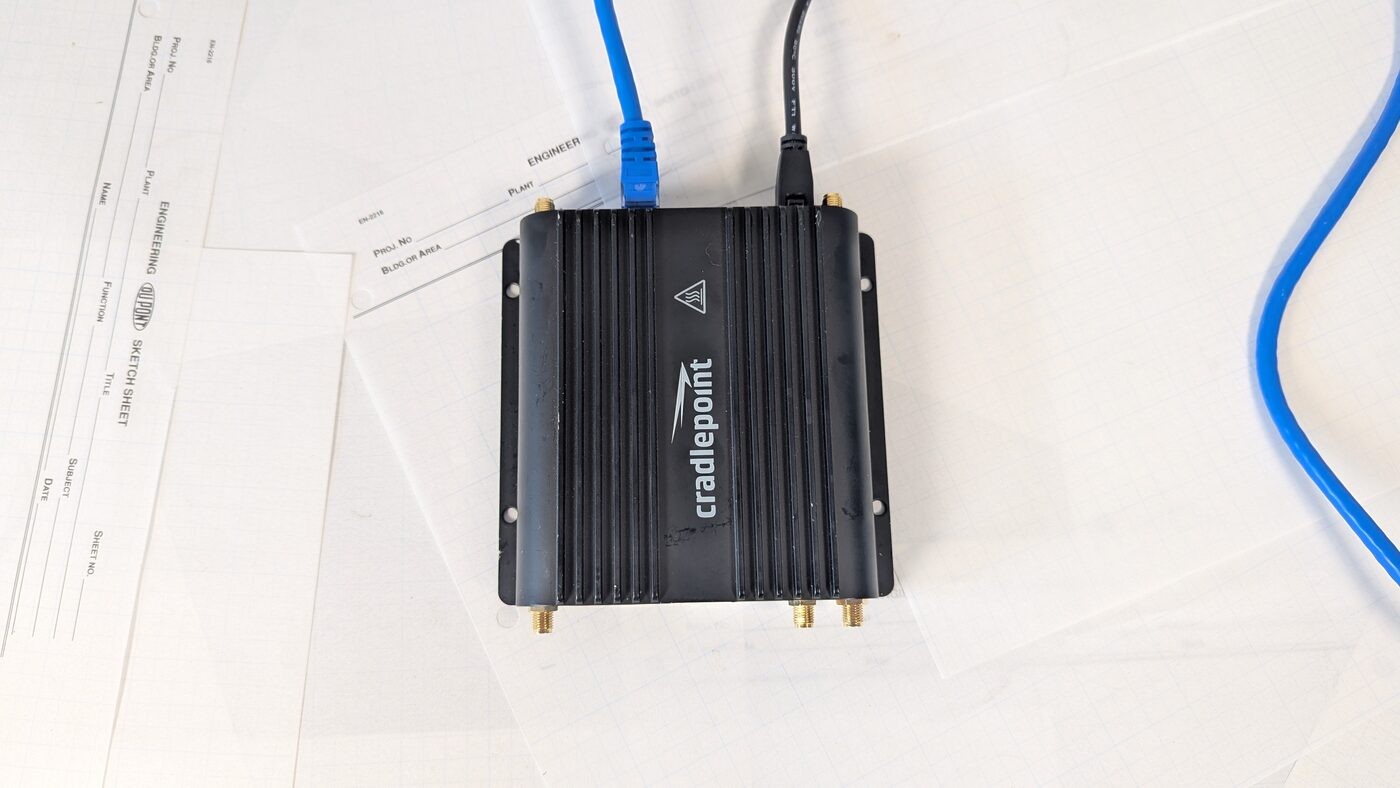 Cradlepoint COR IBR900-600M Rugged LTE Router GPS Class I Div 2 - Tested
