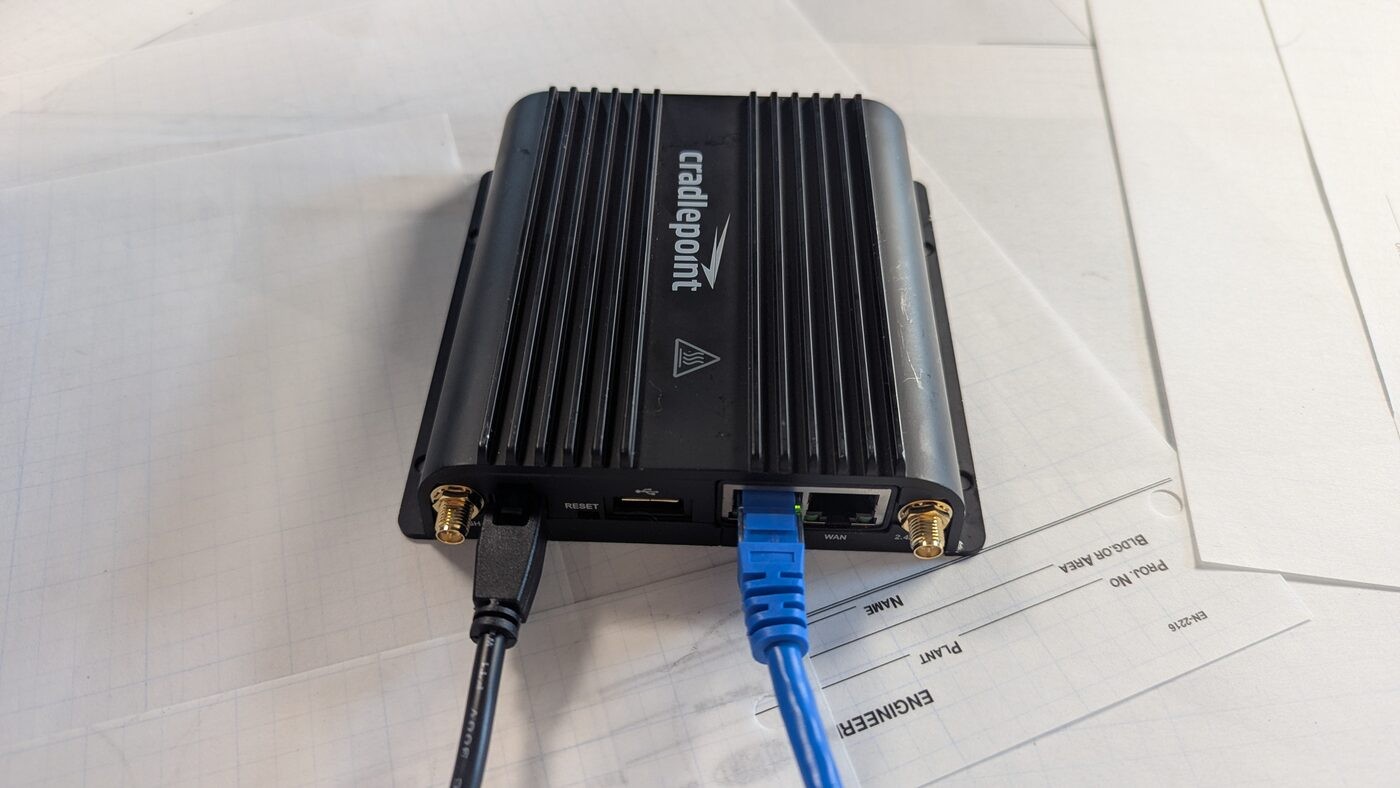 Cradlepoint COR IBR900-600M Rugged LTE Router GPS Class I Div 2 - Tested