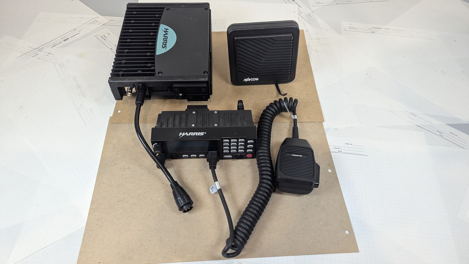 Harris XG-75M M7300 M5300 800MHz Mobile Radio Kit + Control Head Mic Speaker