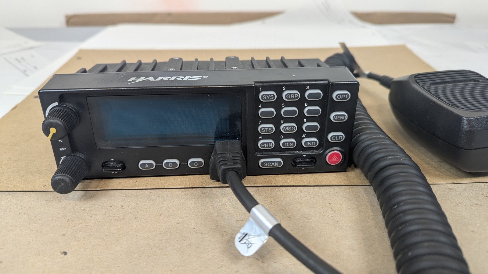 Harris XG-75M M7300 M5300 800MHz Mobile Radio Kit + Control Head Mic Speaker