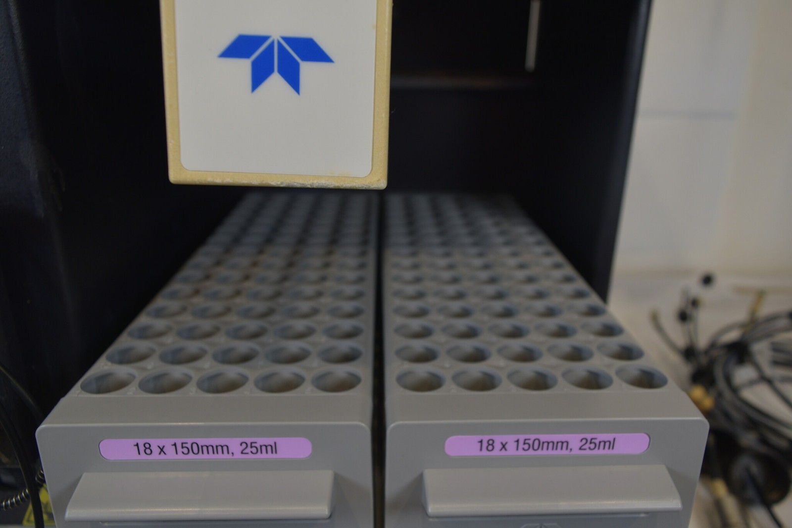Teledyne Isco CombiFlash Rf Flash Chromatography System w/ Racks + Lines