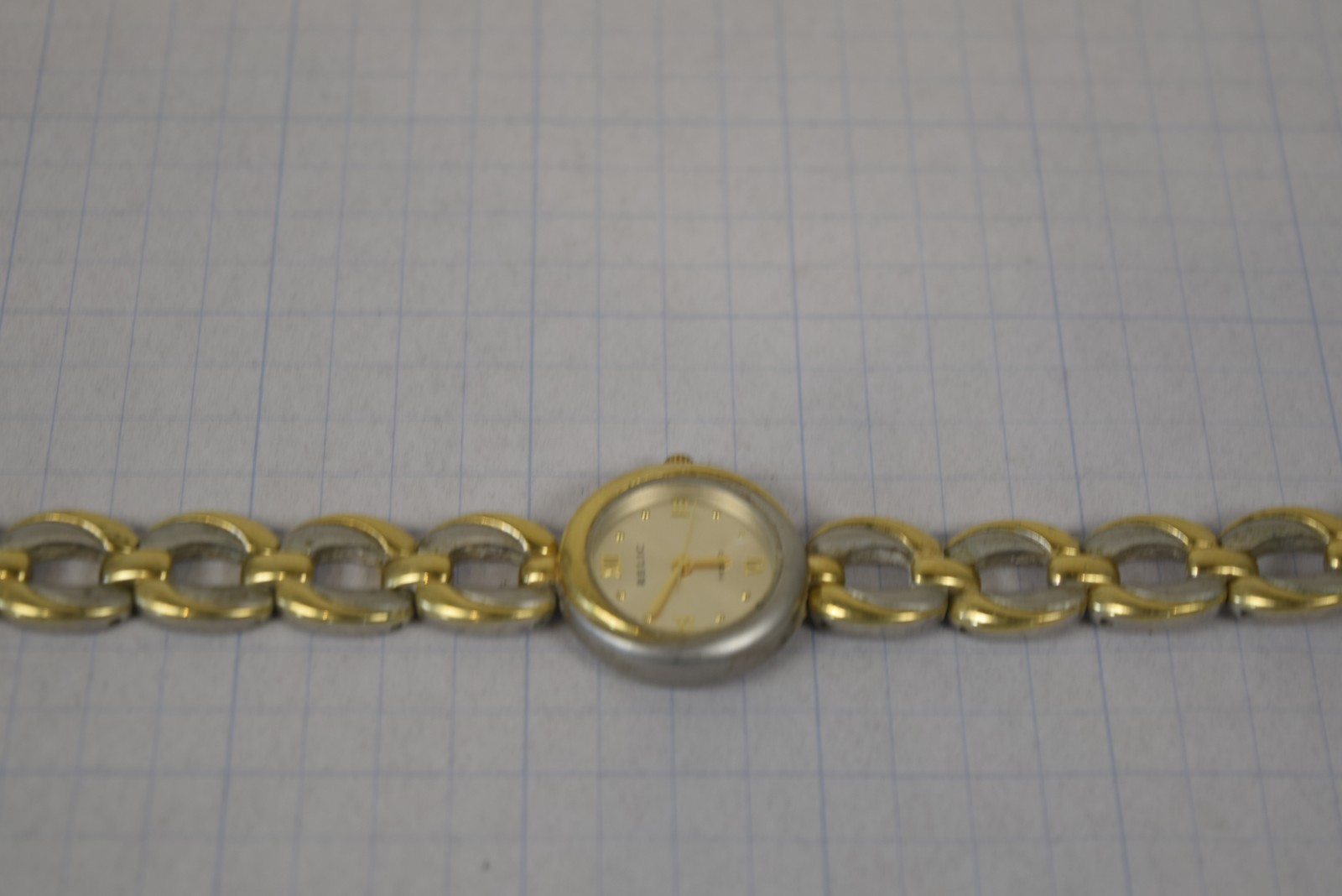 Relic Women's Two-Tone Bracelet Watch Silver Gold Roman Numeral Quartz Dress