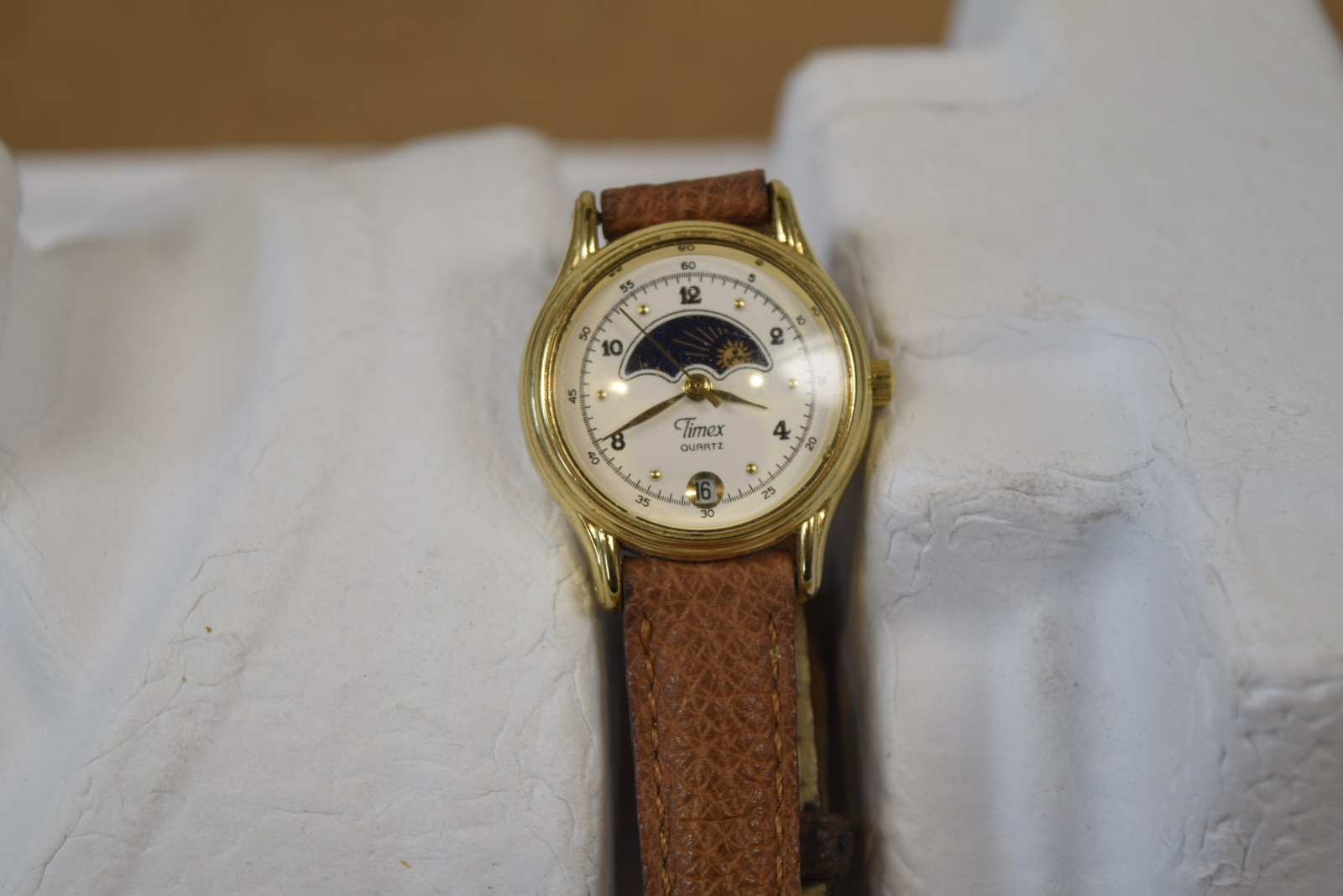 Vintage Timex Sun Moon Phase Quartz Watch Gold Tone Date Brown Leather Band