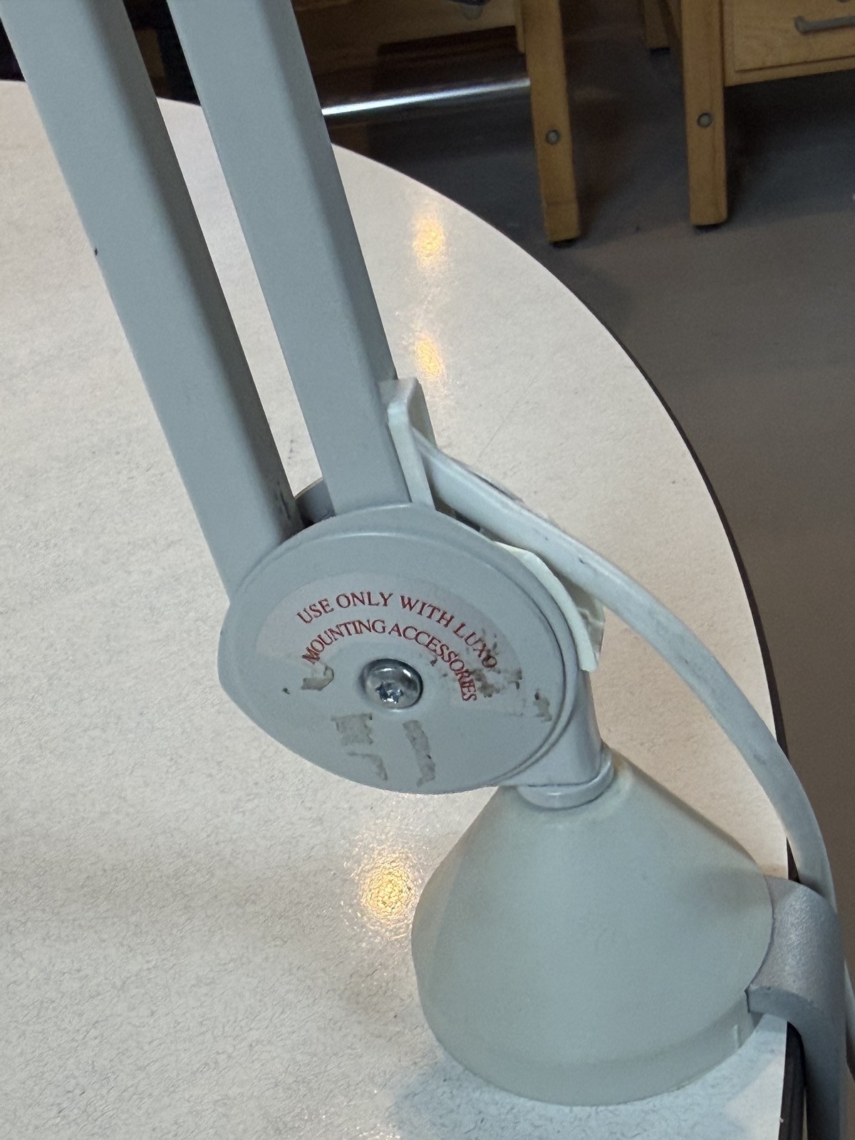 Luxo Wave LED Magnifier Lamp 5 Diopter 34in Reach Articulating Arm + Clamp